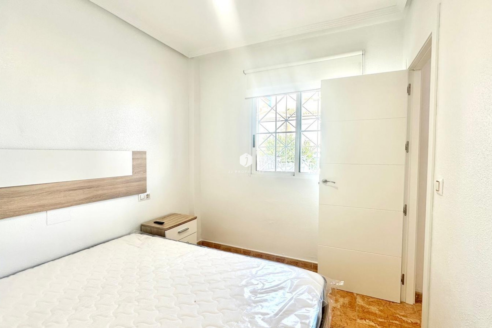 Z drugiej ręki - Bungalow -
Torrevieja - Playa de los Locos