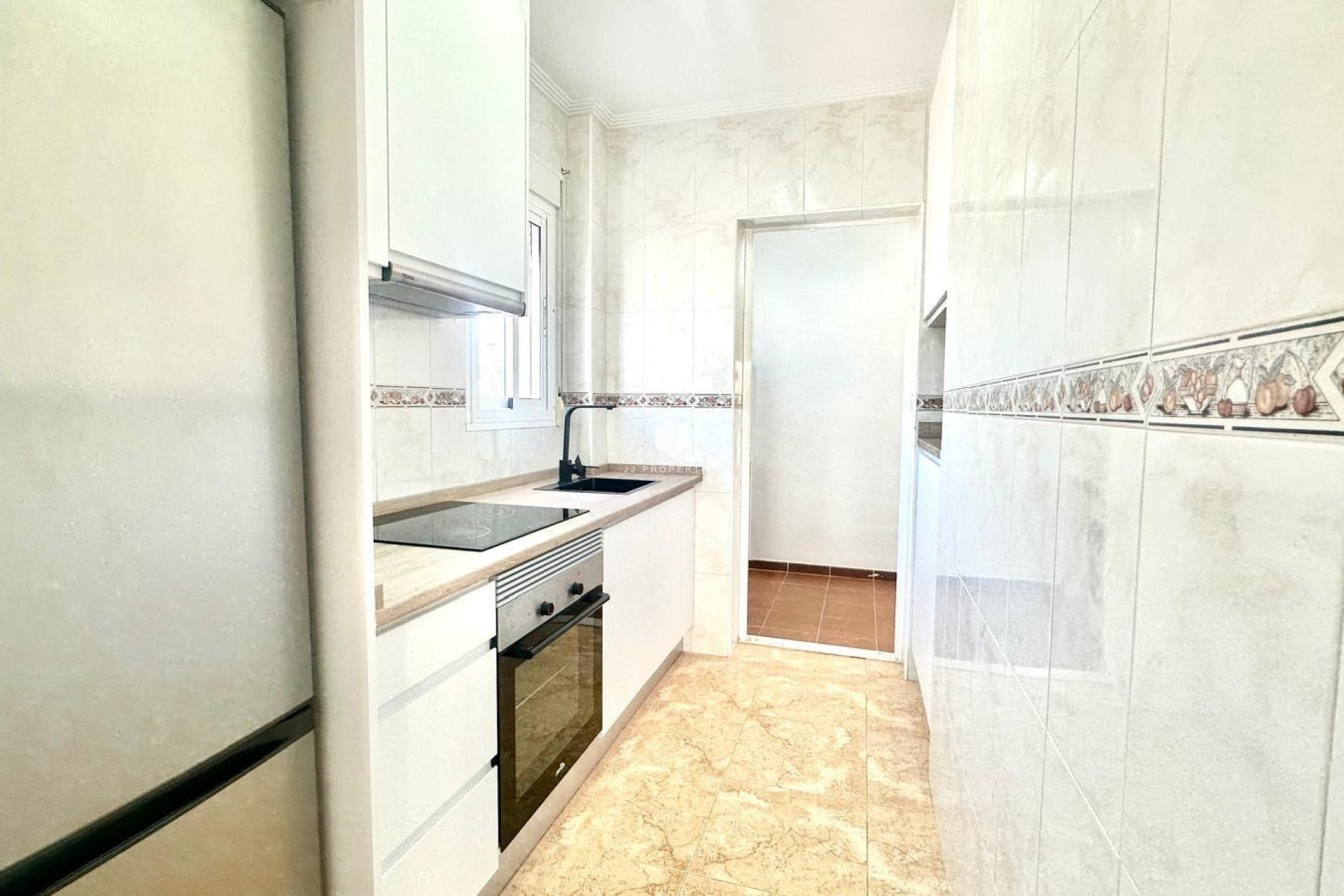 Z drugiej ręki - Bungalow -
Torrevieja - Playa de los Locos