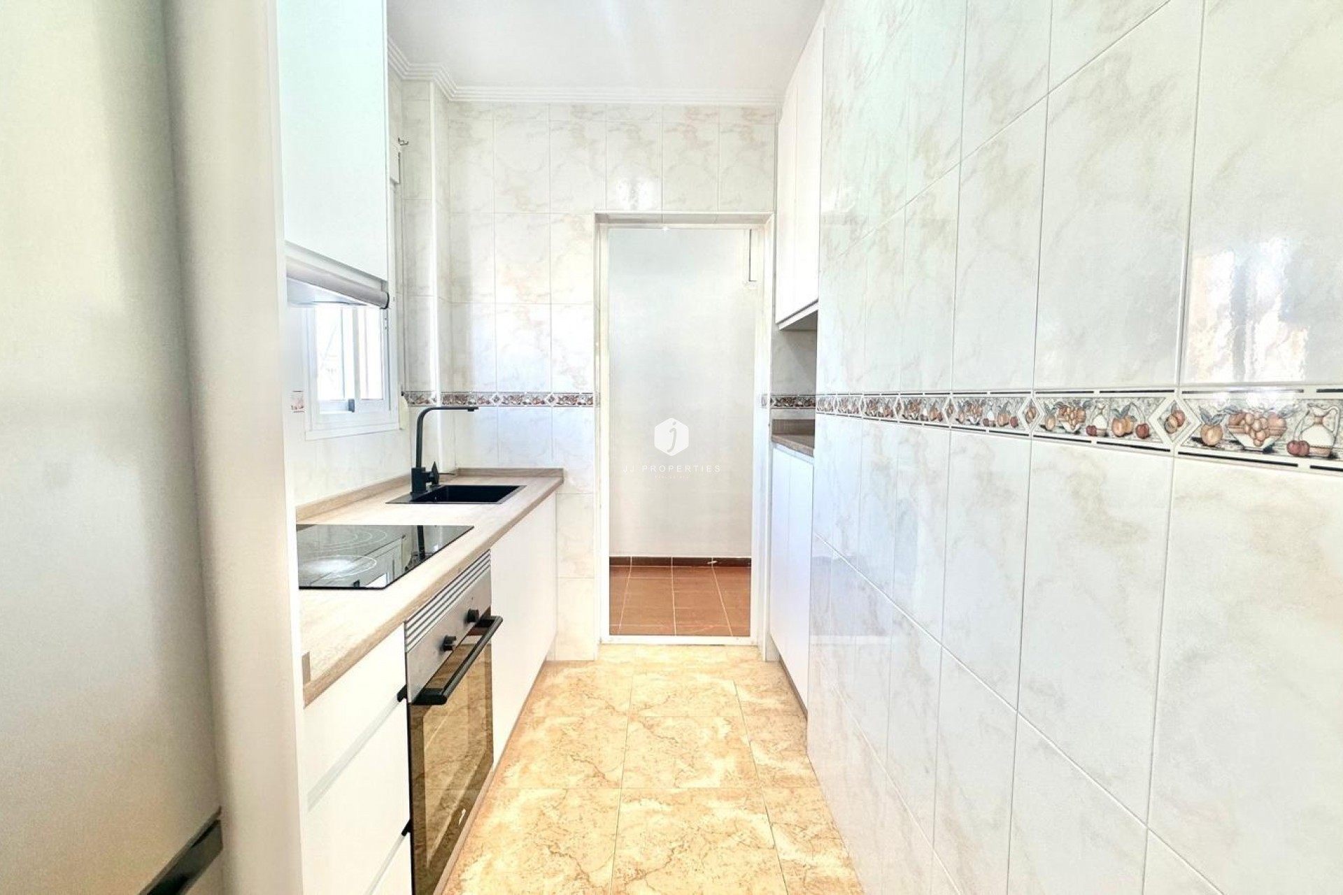 Z drugiej ręki - Bungalow -
Torrevieja - Playa de los Locos