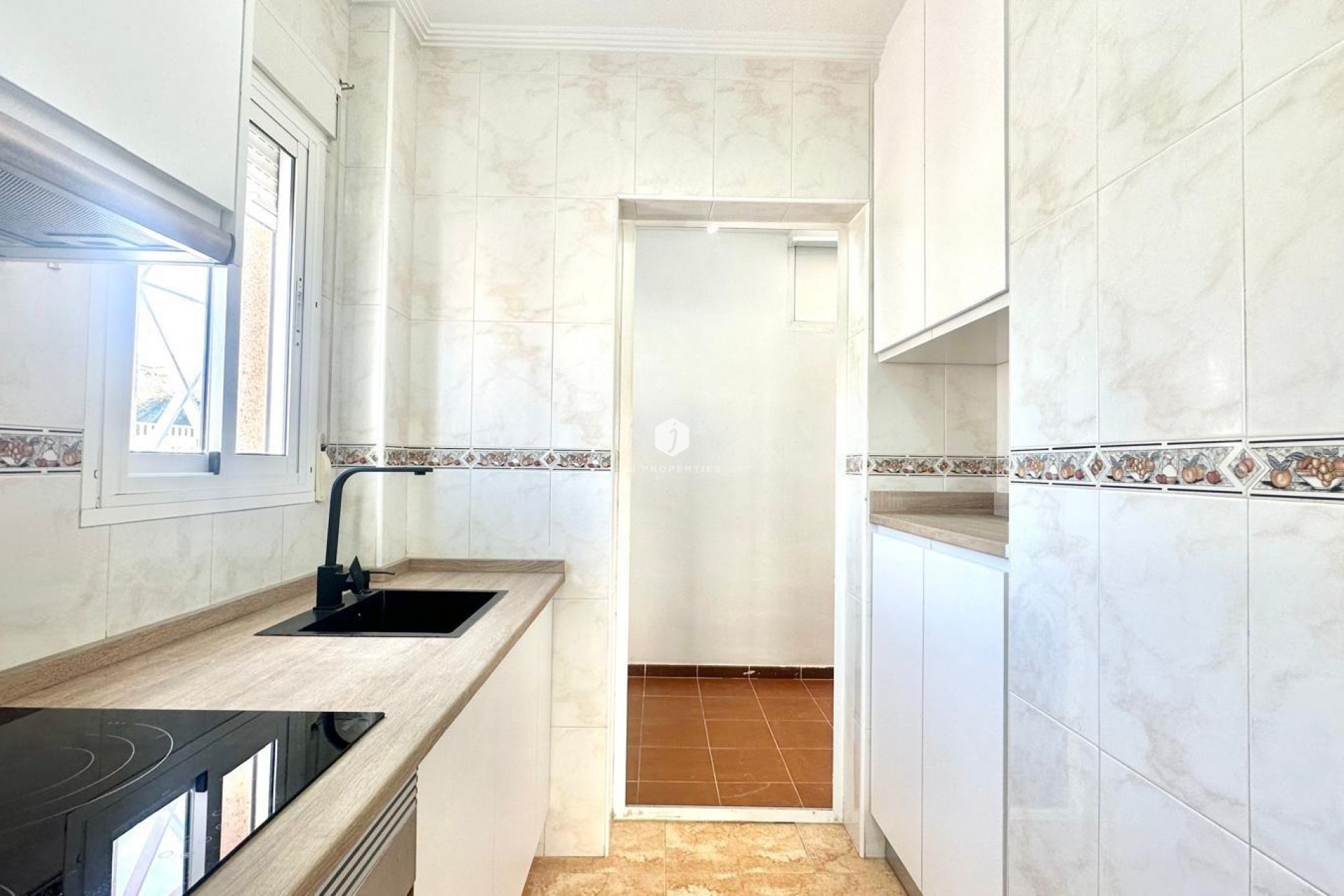 Z drugiej ręki - Bungalow -
Torrevieja - Playa de los Locos