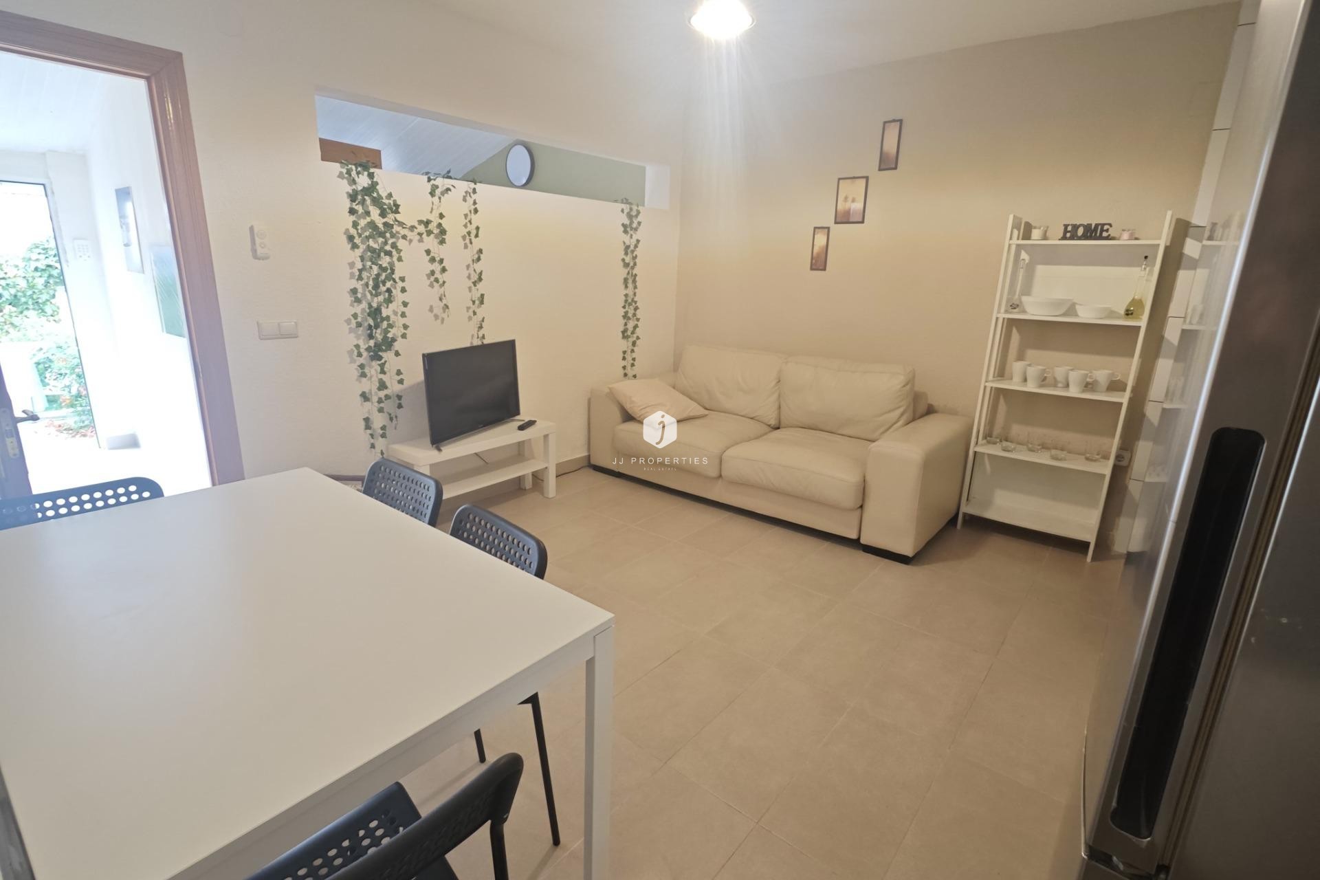 Z drugiej ręki - Bungalow -
Torrevieja - Playa del Cura