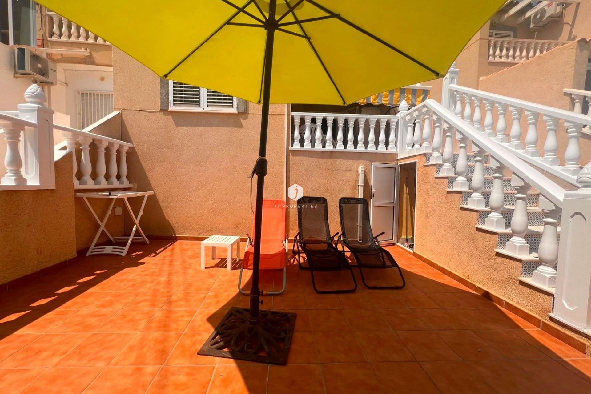 Z drugiej ręki - Bungalow -
Torrevieja - Torrejón