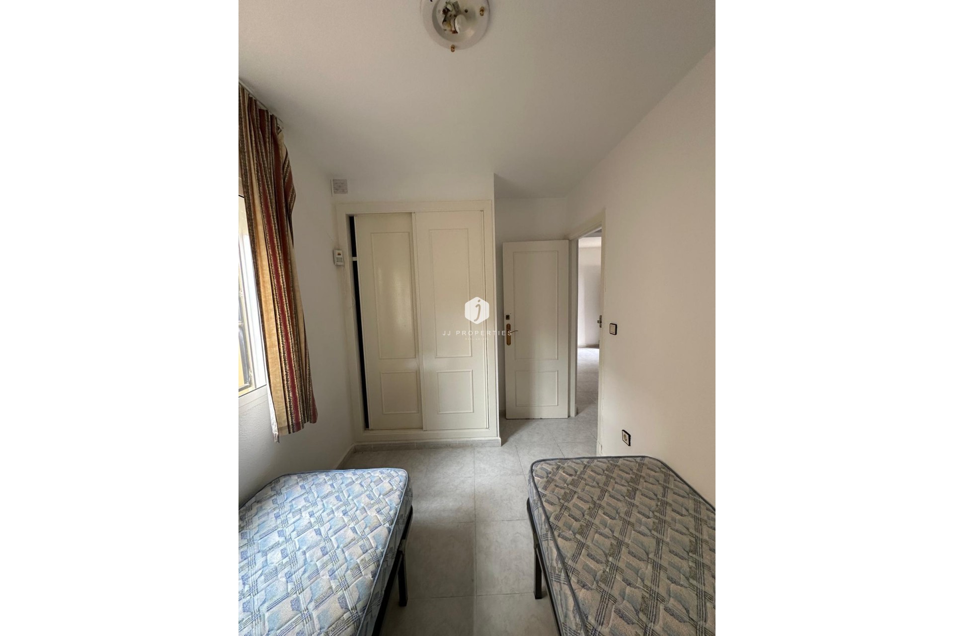 Z drugiej ręki - Bungalow -
Torrevieja