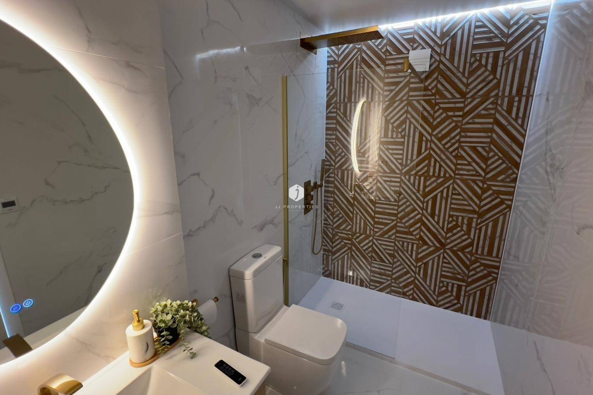 Z drugiej ręki - Daszek -
Orihuela Costa - La Zenia