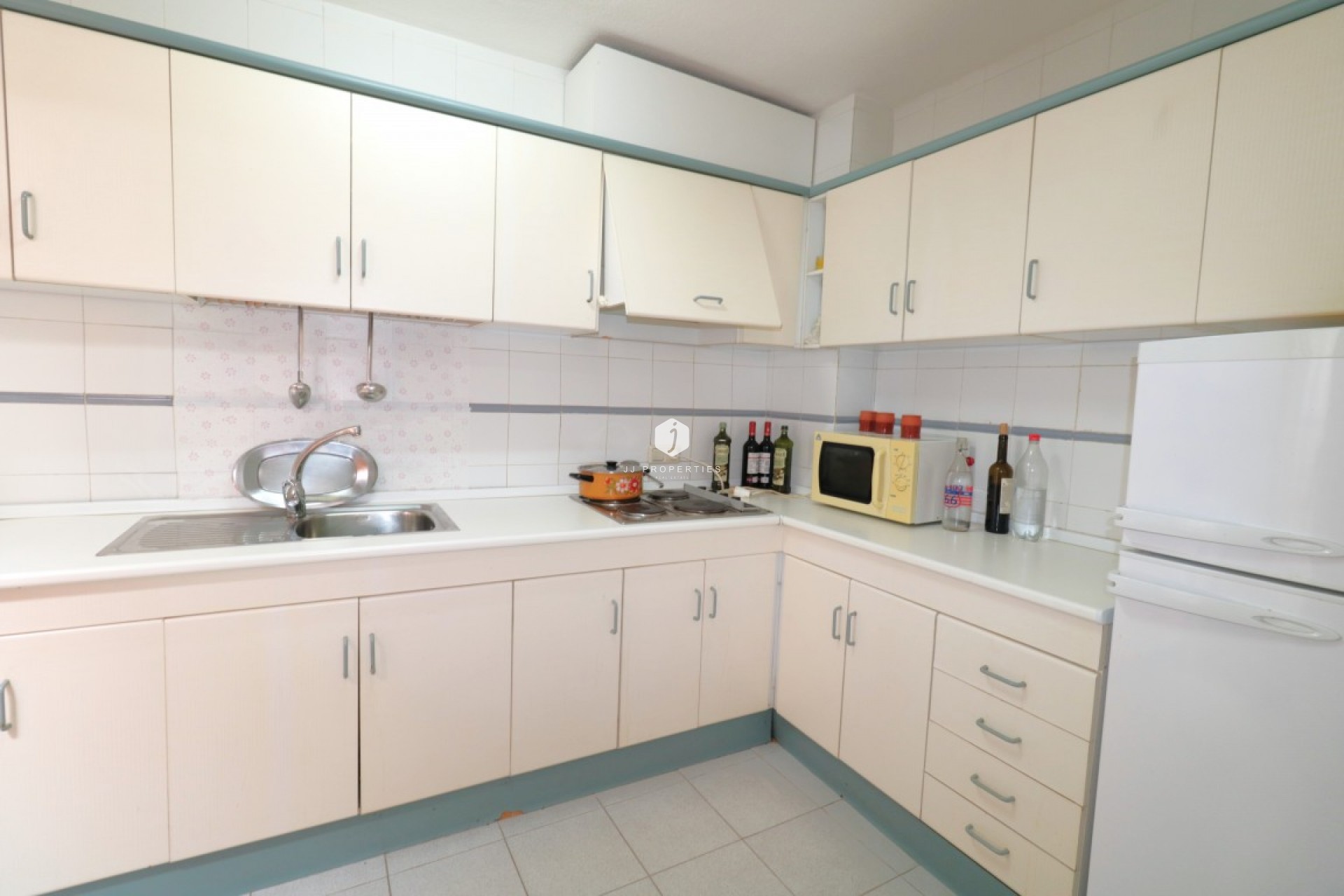 Z drugiej ręki - Daszek -
Playa Del Acequion - Costa Blanca