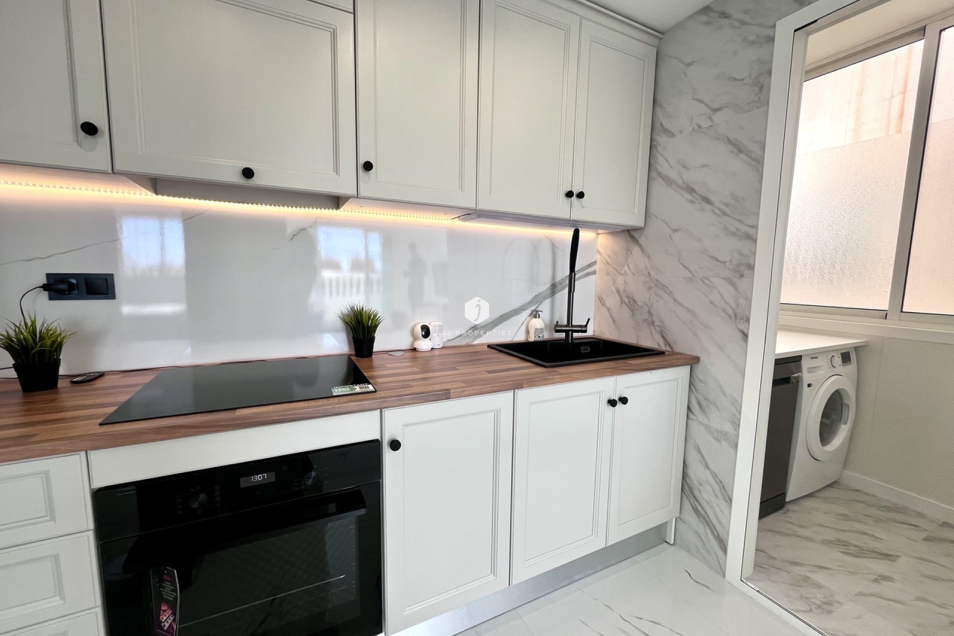 Z drugiej ręki - Daszek -
Playa Flamenca - Costa Blanca