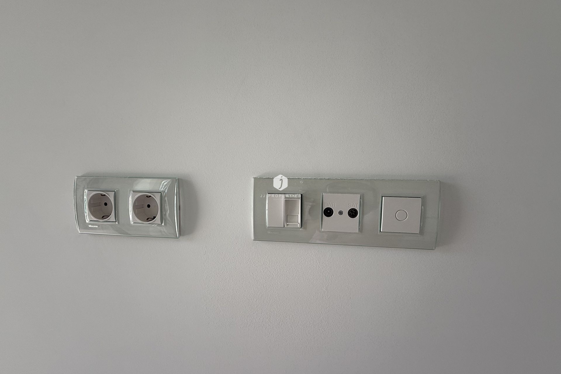 Z drugiej ręki - Daszek -
San Miguel de Salinas - Inland