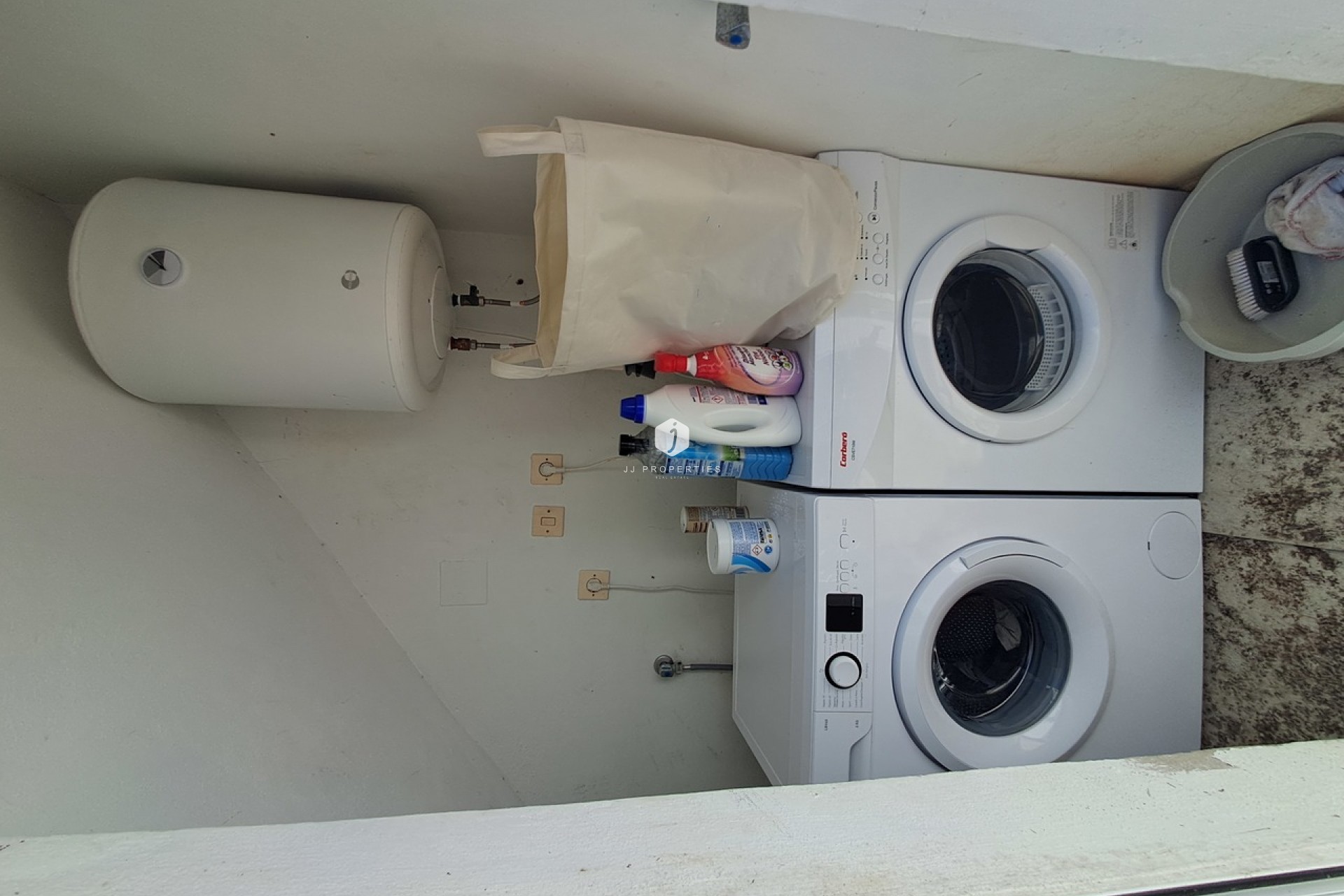 Z drugiej ręki - Daszek -
San Miguel de Salinas - Inland