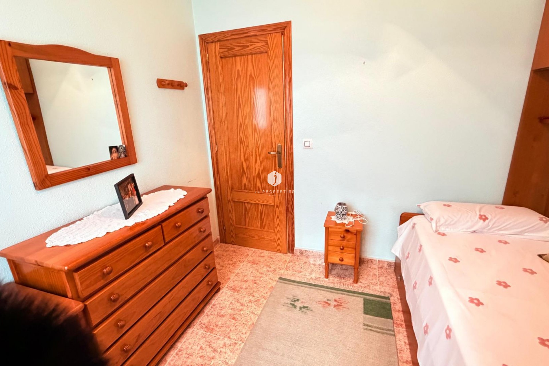 Z drugiej ręki - Daszek -
Torrevieja - Acequion