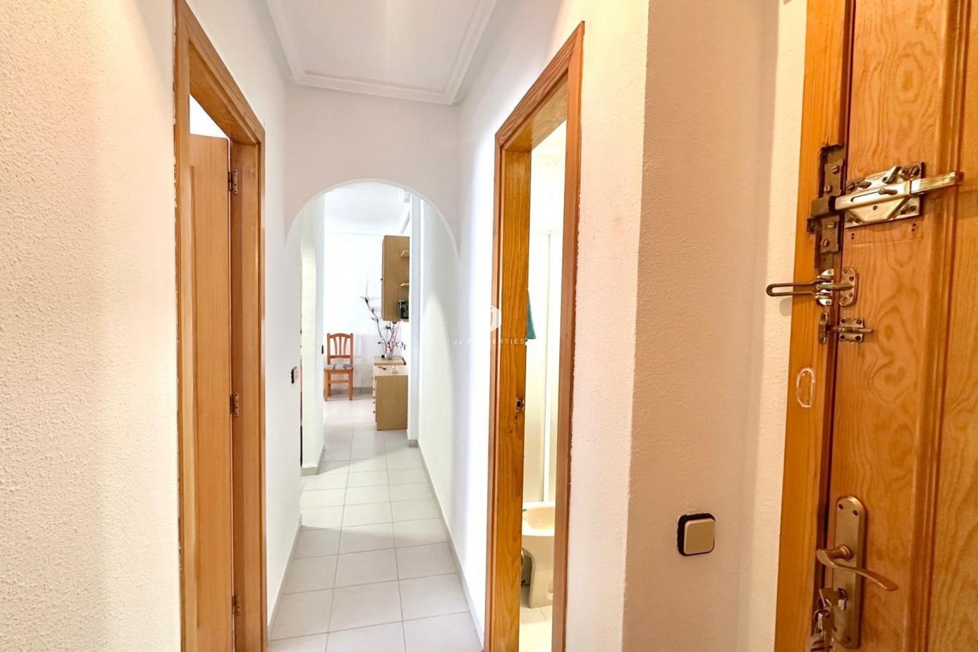 Z drugiej ręki - Daszek -
Torrevieja - Acequion