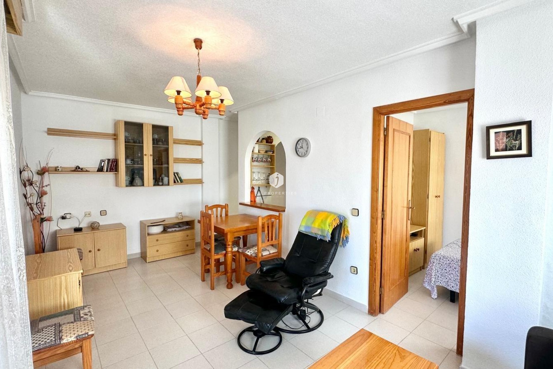 Z drugiej ręki - Daszek -
Torrevieja - Acequion