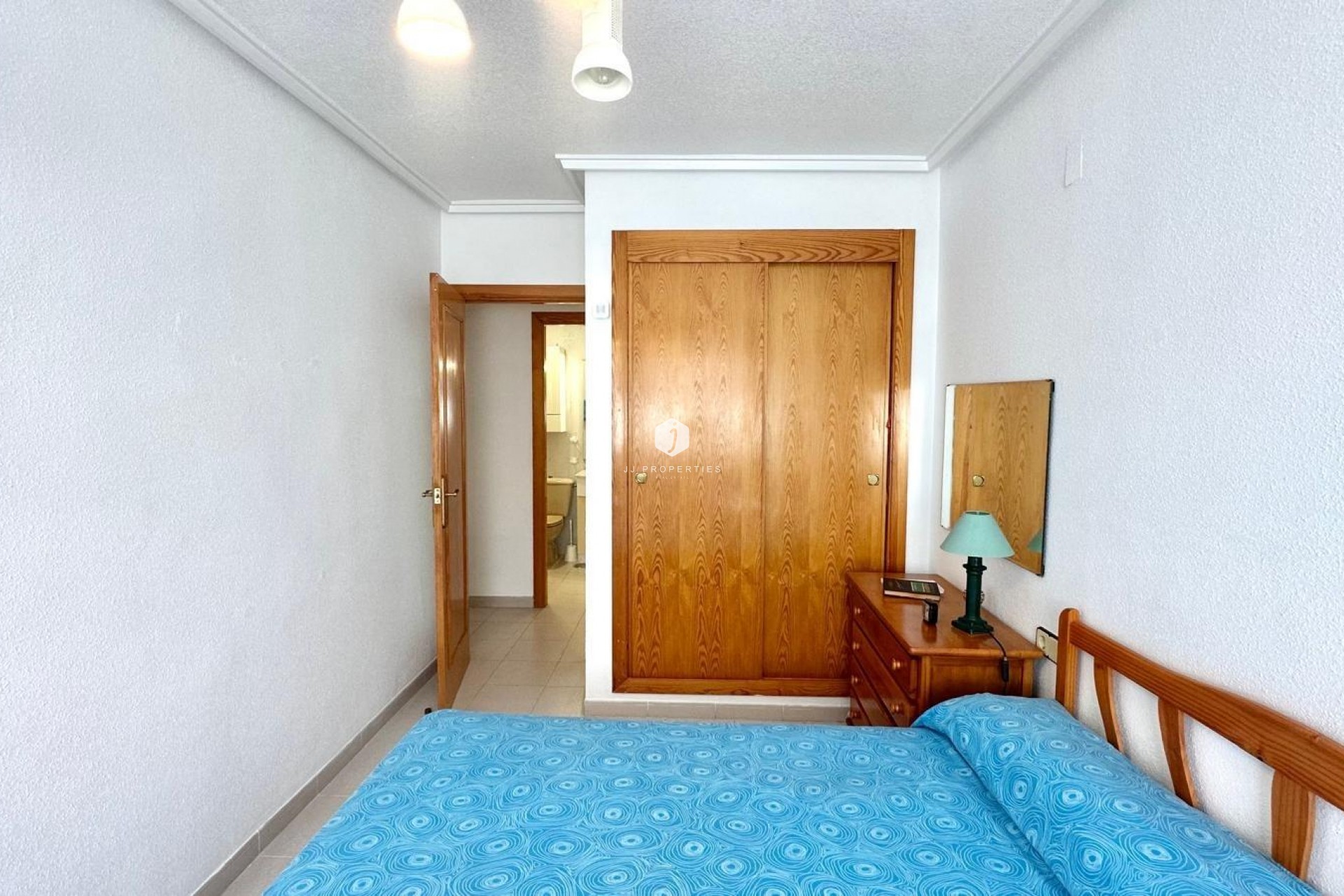 Z drugiej ręki - Daszek -
Torrevieja - Acequion