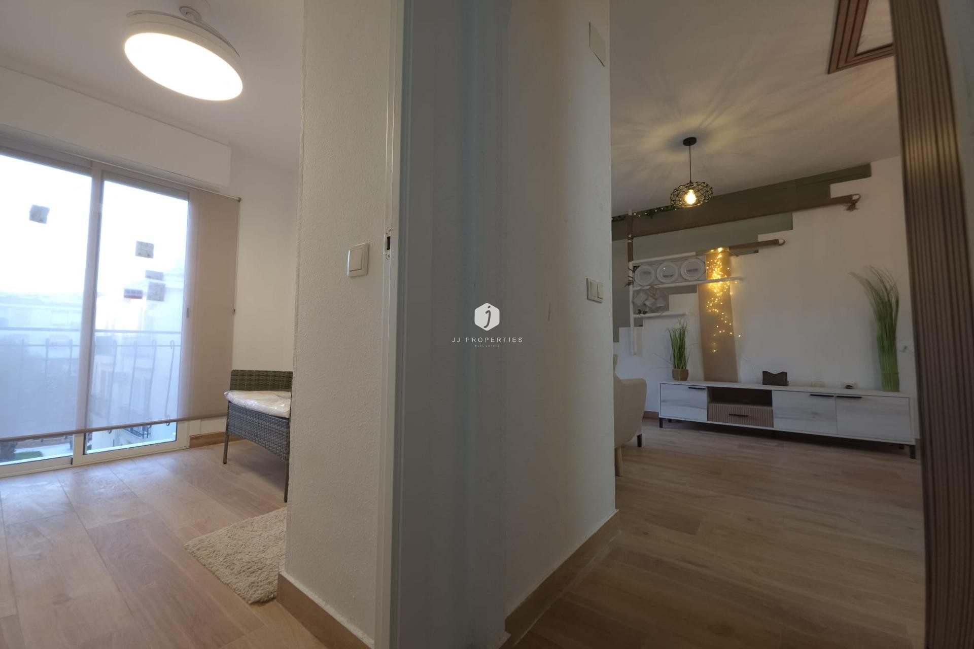 Z drugiej ręki - Daszek -
Torrevieja - Cala Ferris