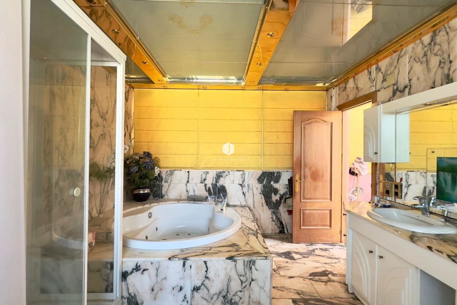 Z drugiej ręki - Daszek -
Torrevieja - Centro