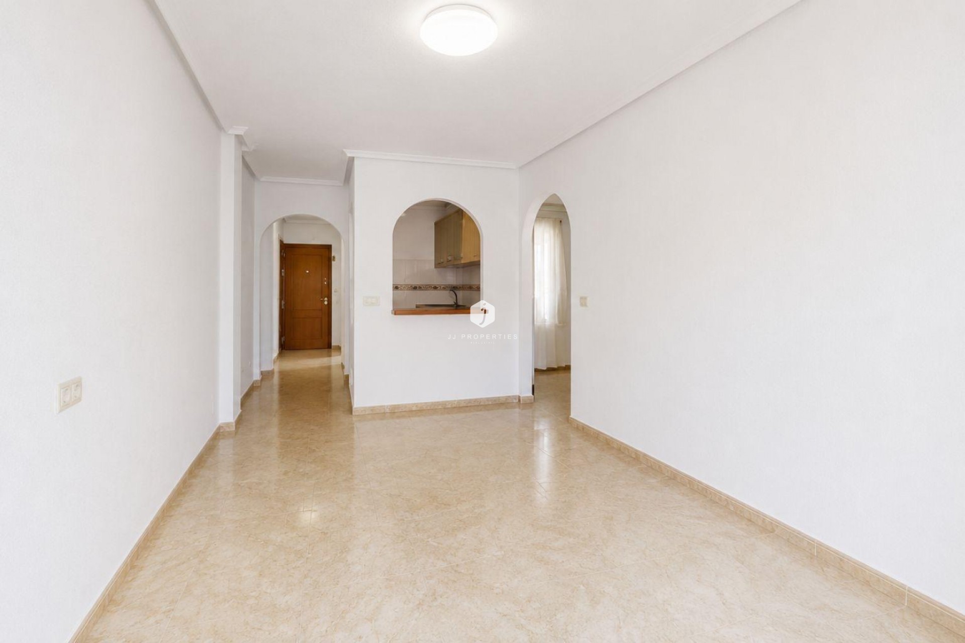 Z drugiej ręki - Daszek -
Torrevieja - Centro