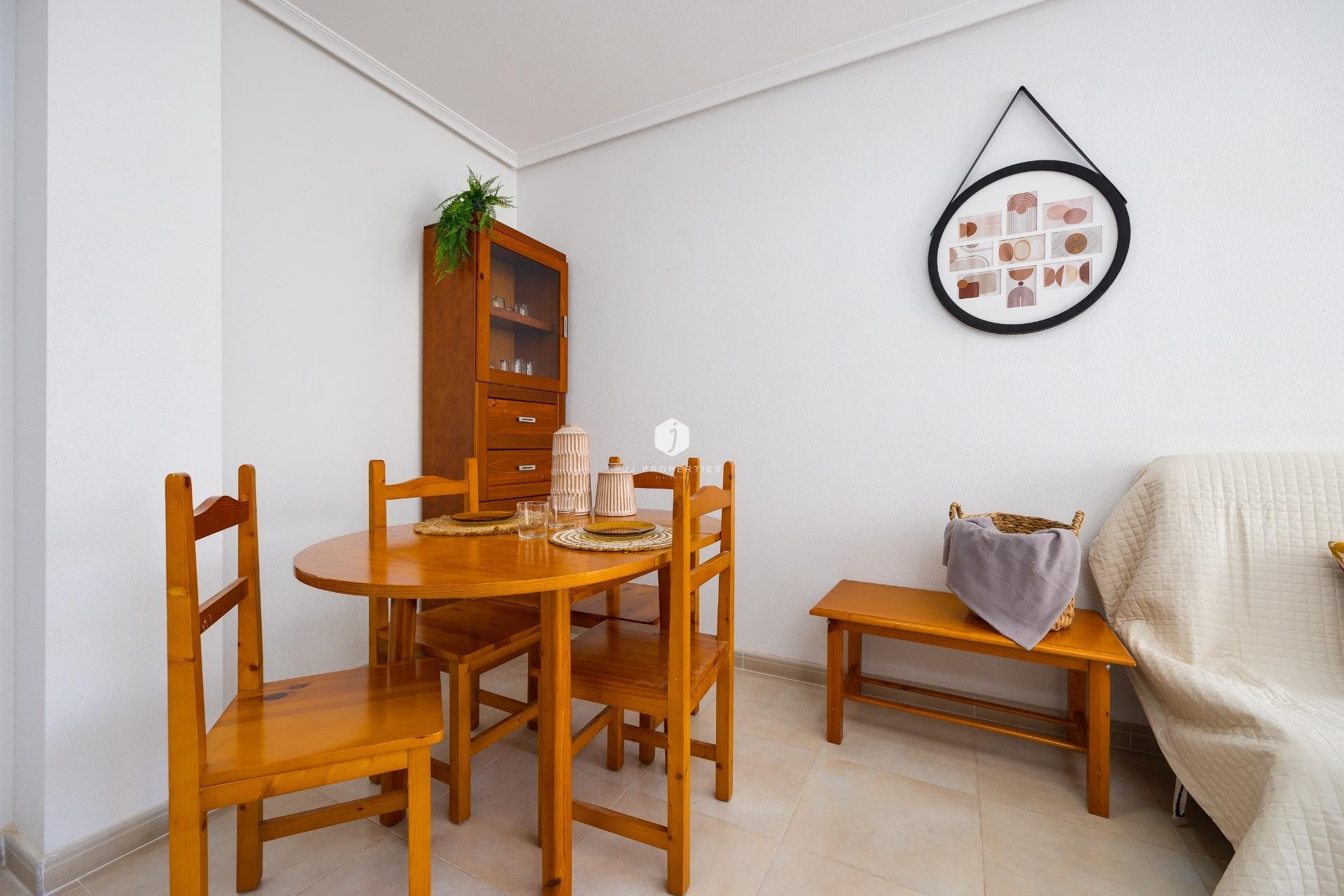 Z drugiej ręki - Daszek -
Torrevieja - Centro