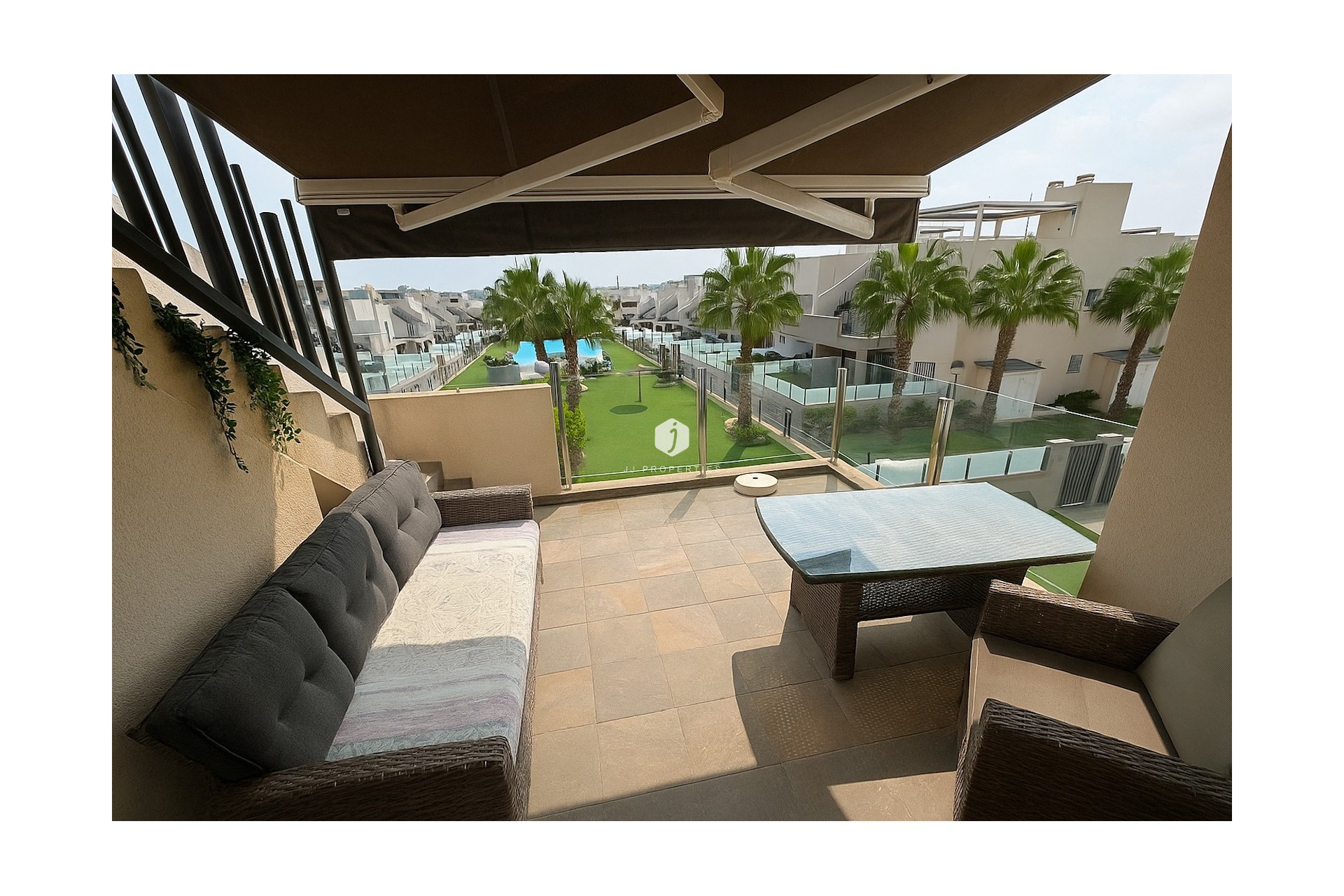 Z drugiej ręki - Daszek -
Torrevieja - Costa Blanca