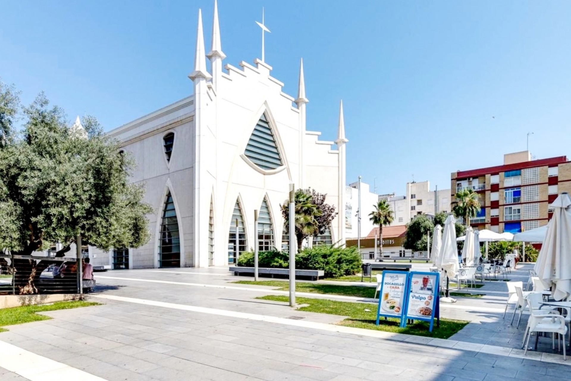 Z drugiej ręki - Daszek -
Torrevieja - Costa Blanca