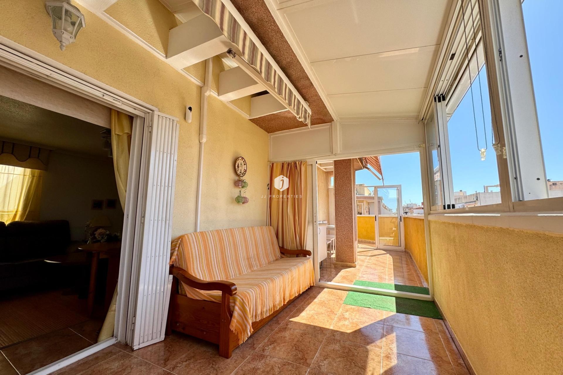 Z drugiej ręki - Daszek -
Torrevieja - Costa Blanca