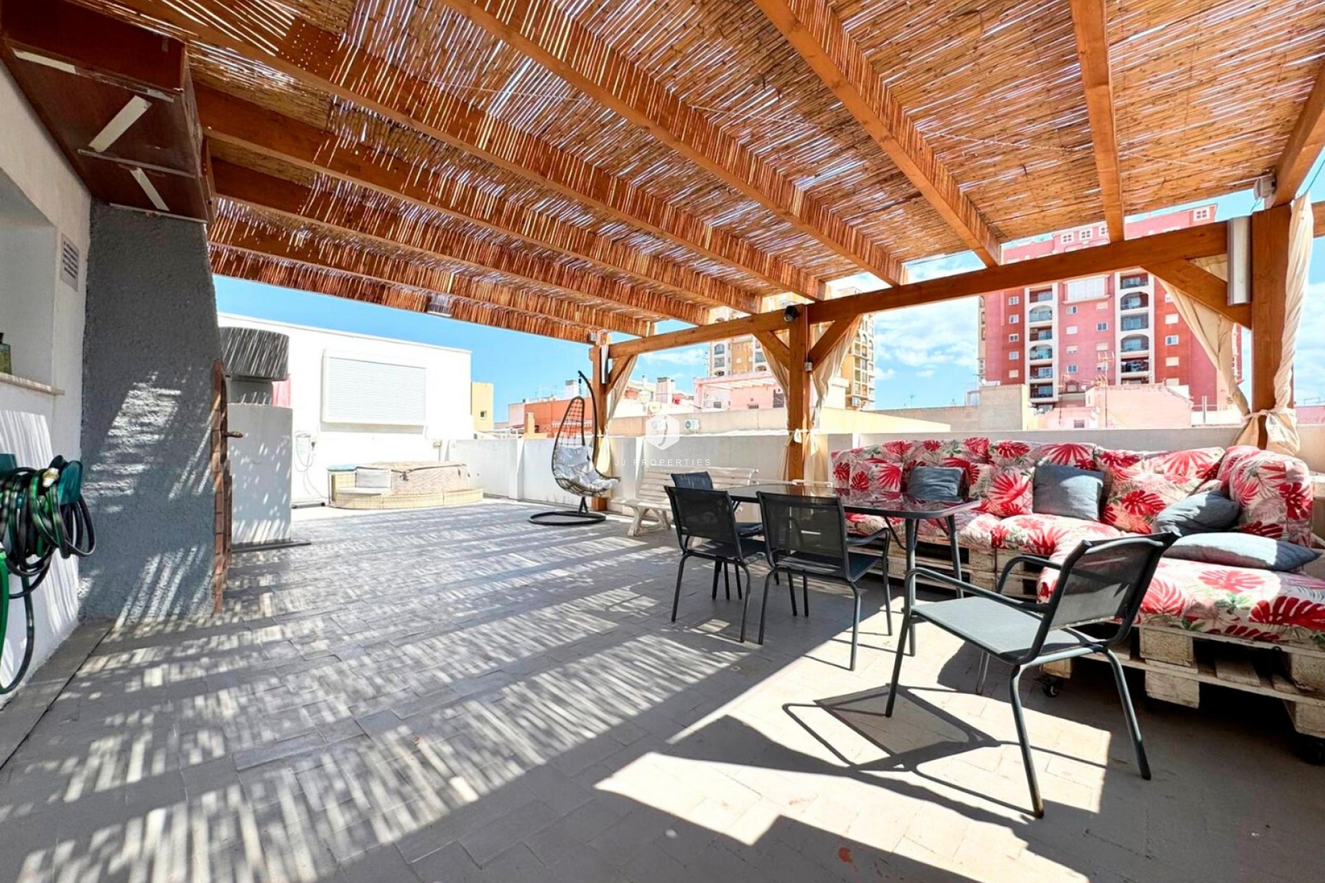 Z drugiej ręki - Daszek -
Torrevieja - Costa Blanca