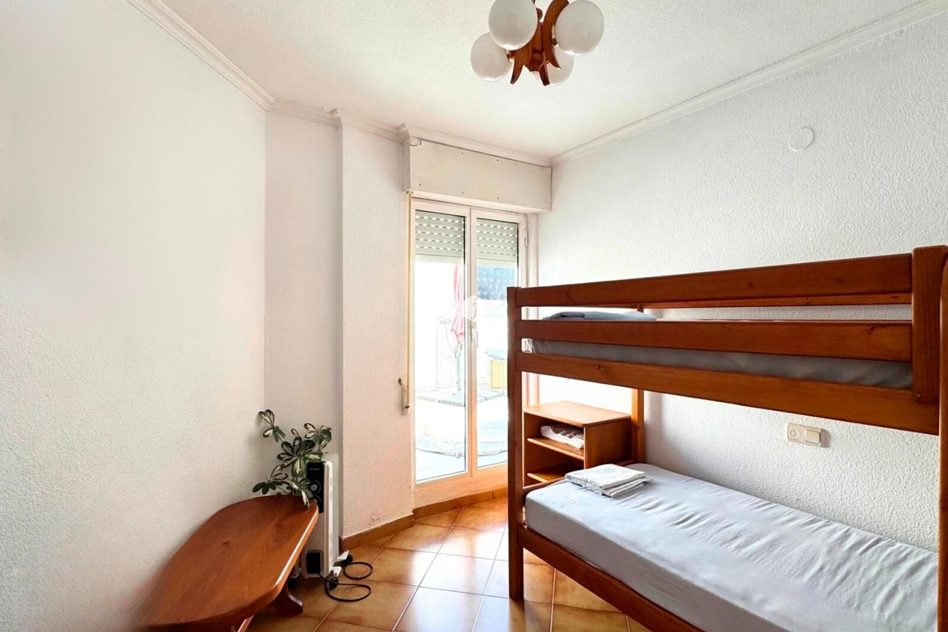 Z drugiej ręki - Daszek -
Torrevieja - Costa Blanca