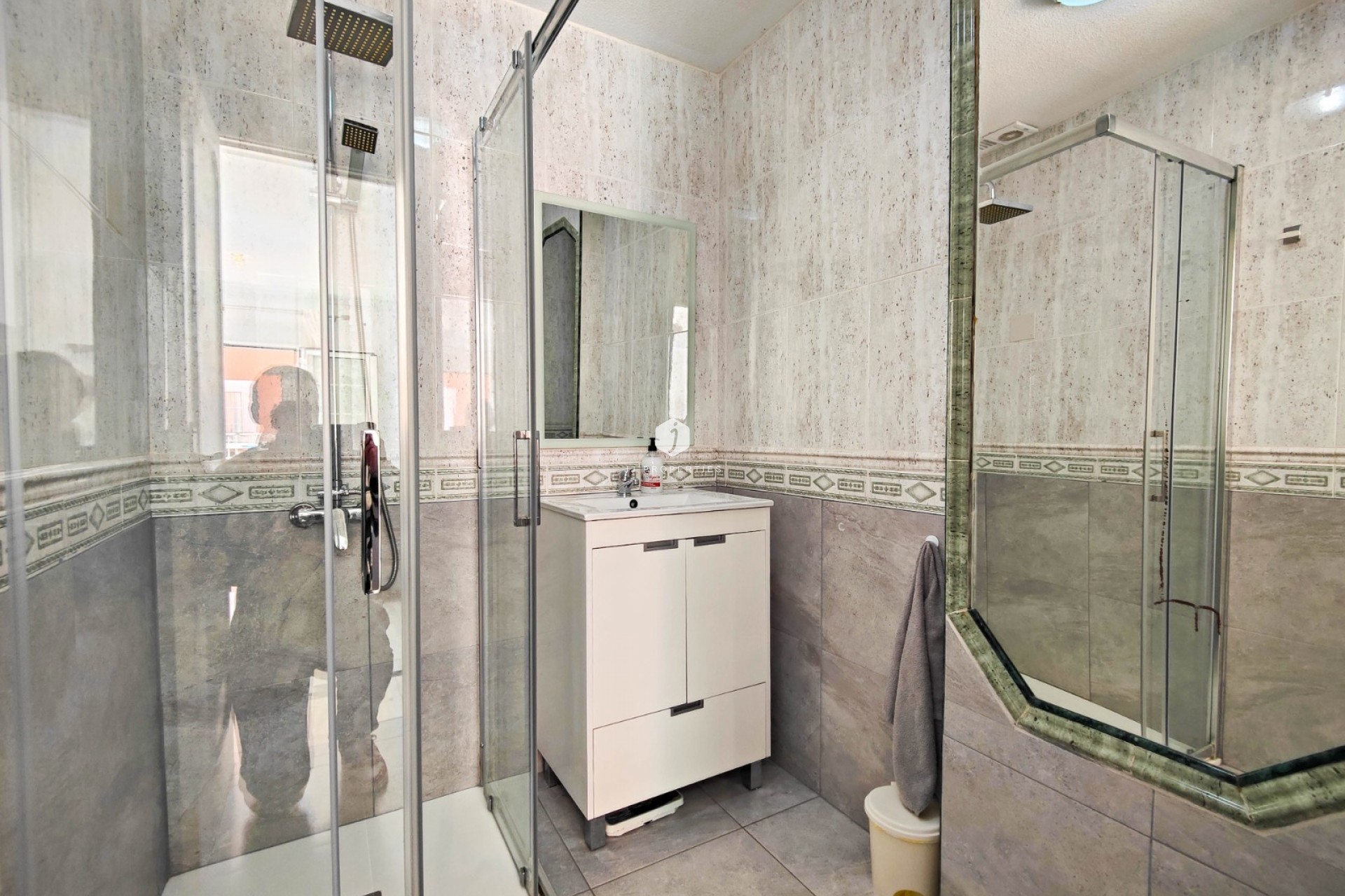 Z drugiej ręki - Daszek -
Torrevieja - Costa Blanca