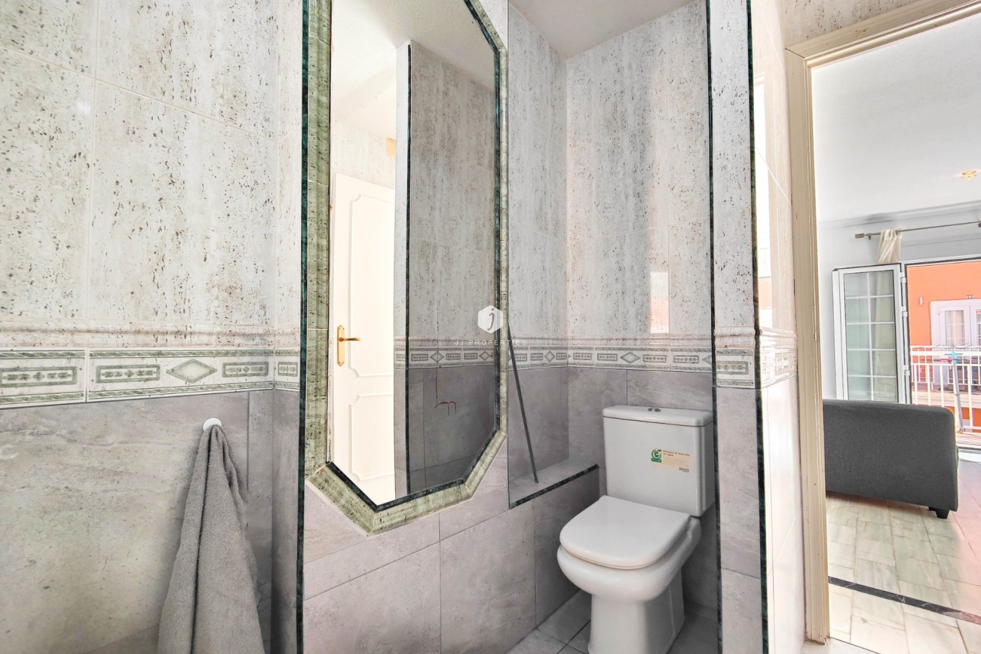 Z drugiej ręki - Daszek -
Torrevieja - Costa Blanca