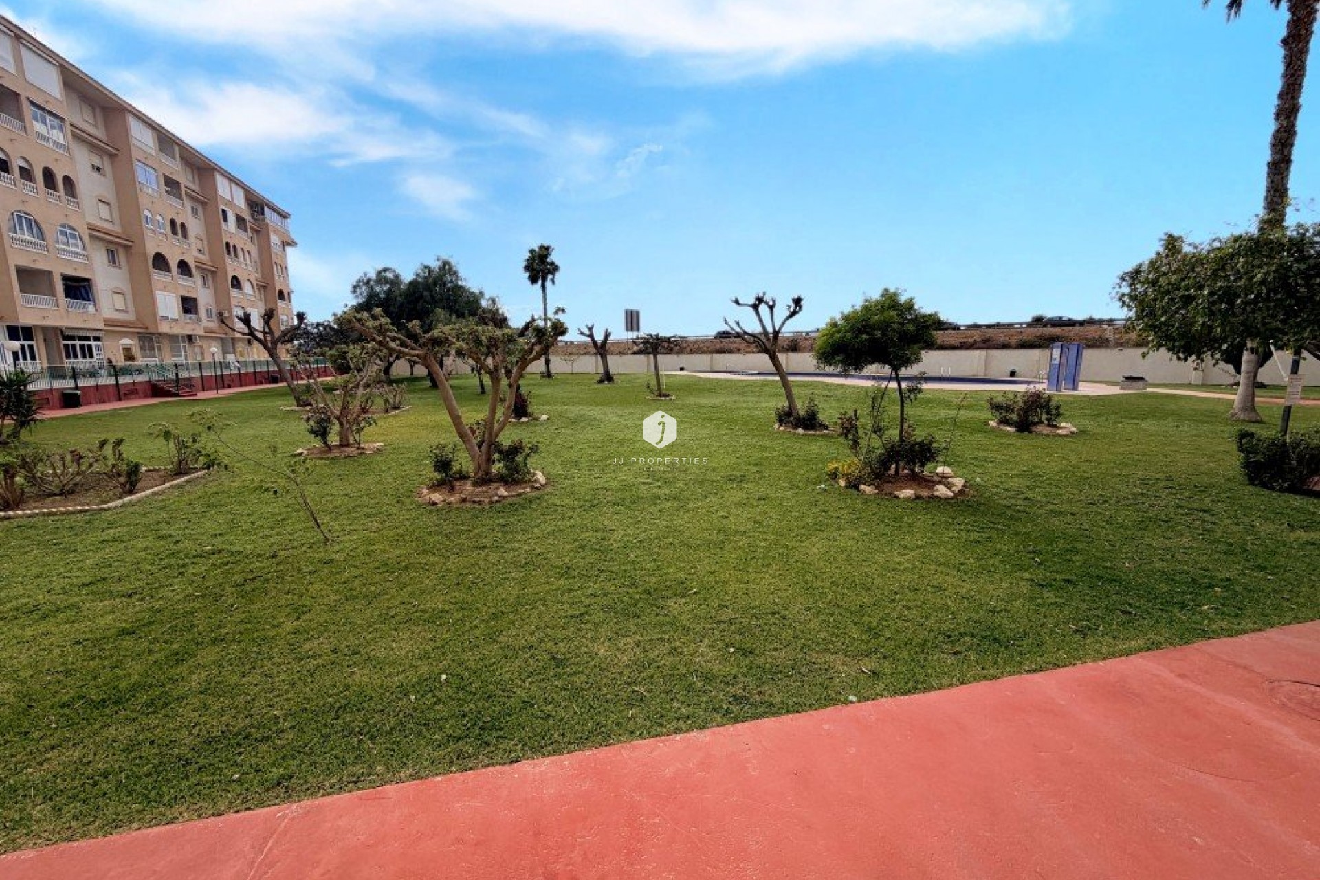 Z drugiej ręki - Daszek -
Torrevieja - Costa Blanca