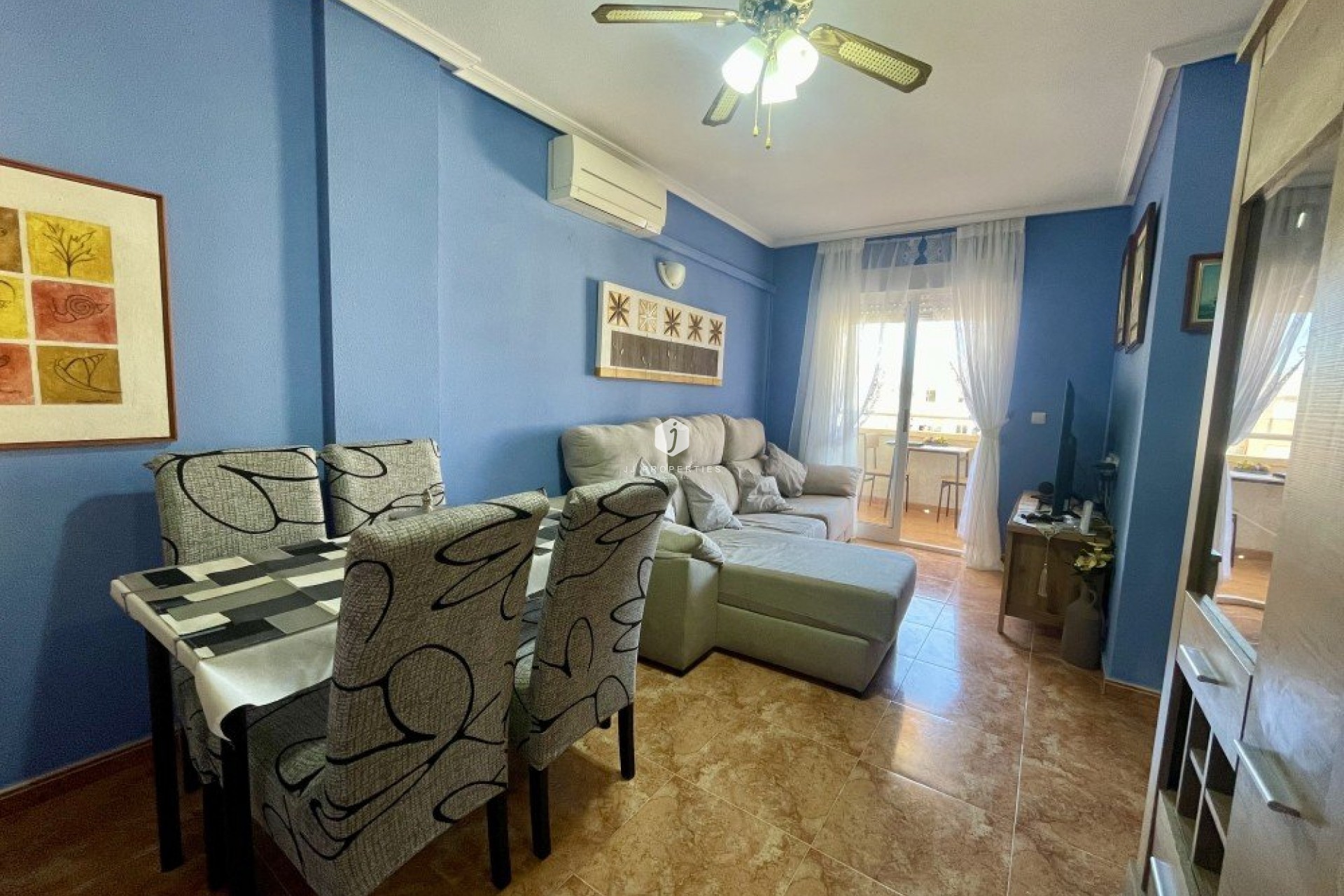 Z drugiej ręki - Daszek -
Torrevieja - Costa Blanca