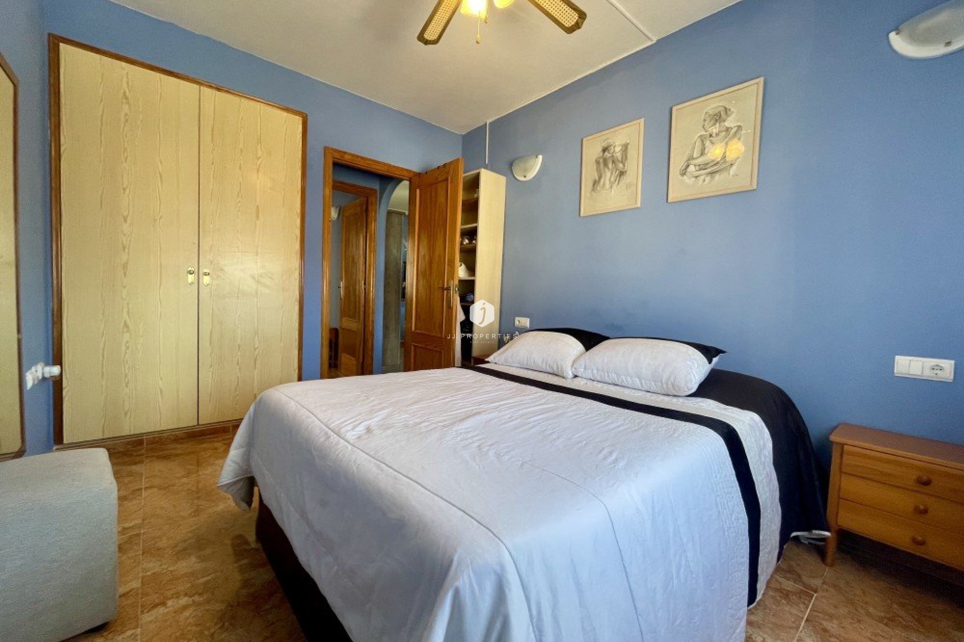 Z drugiej ręki - Daszek -
Torrevieja - Costa Blanca