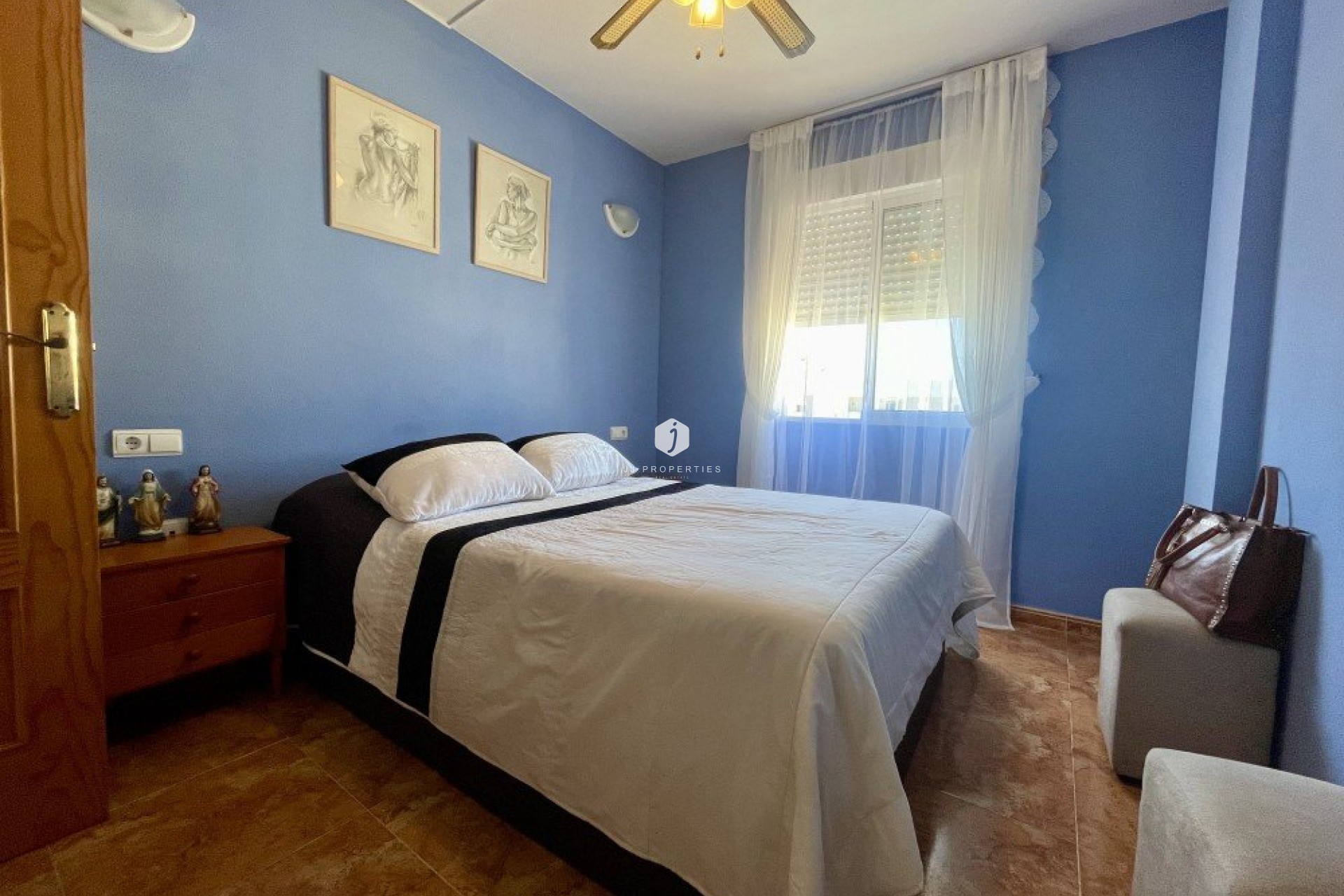 Z drugiej ręki - Daszek -
Torrevieja - Costa Blanca