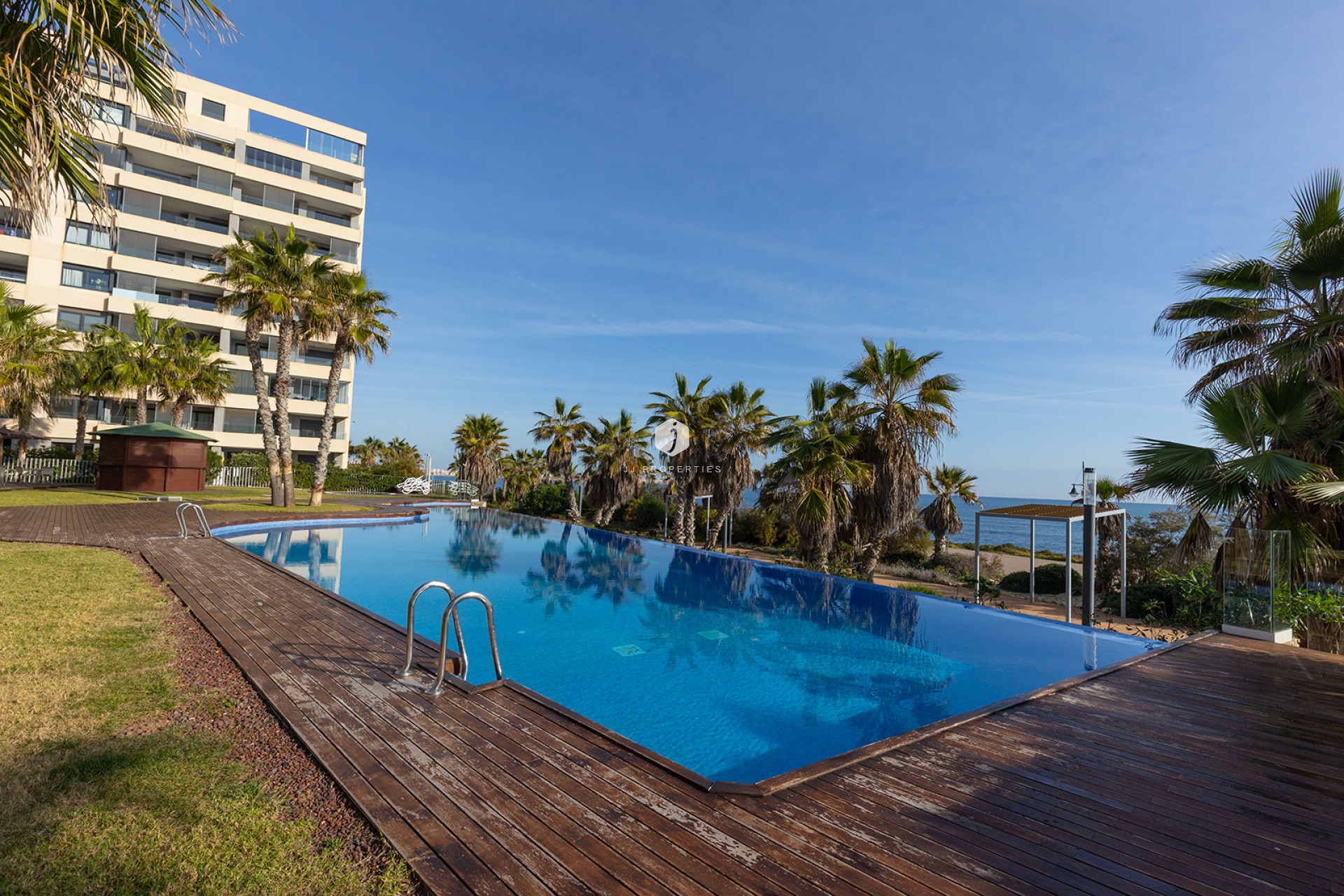 Z drugiej ręki - Daszek -
Torrevieja - Costa Blanca