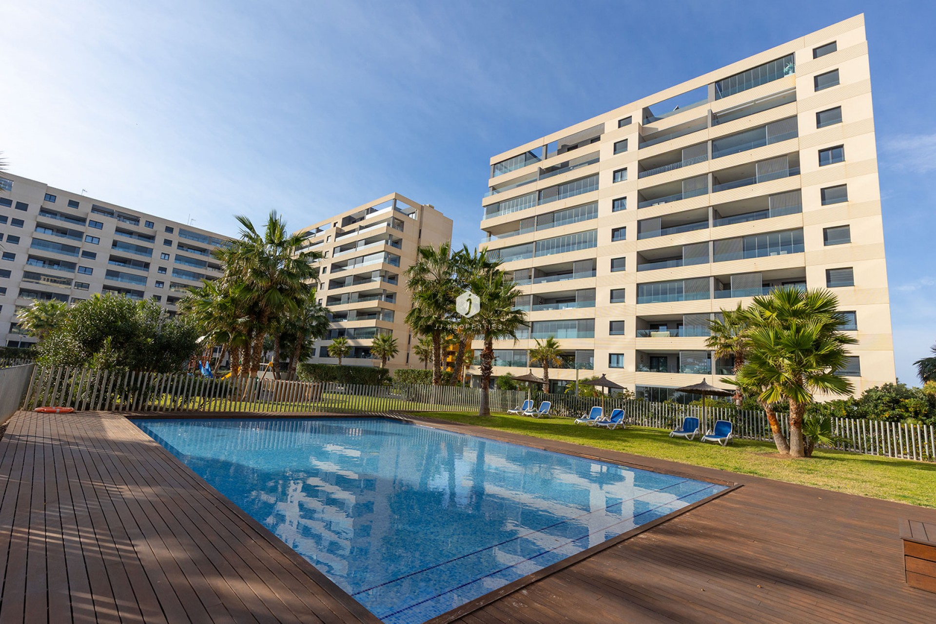 Z drugiej ręki - Daszek -
Torrevieja - Costa Blanca