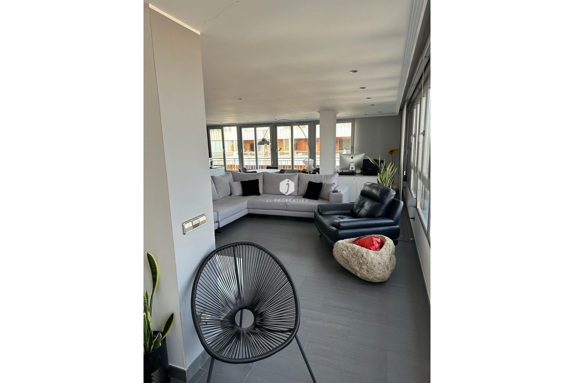 Z drugiej ręki - Daszek -
Torrevieja - El Acequión - Los Náufragos