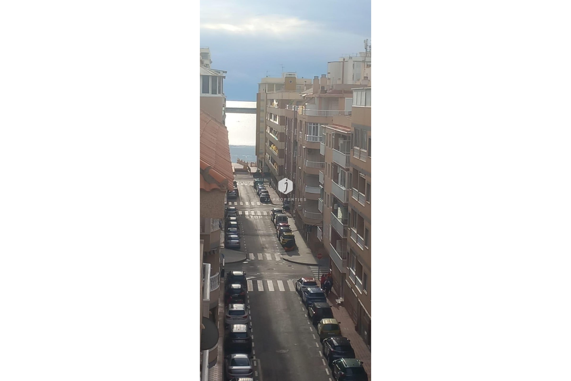 Z drugiej ręki - Daszek -
Torrevieja - El Acequión - Los Náufragos