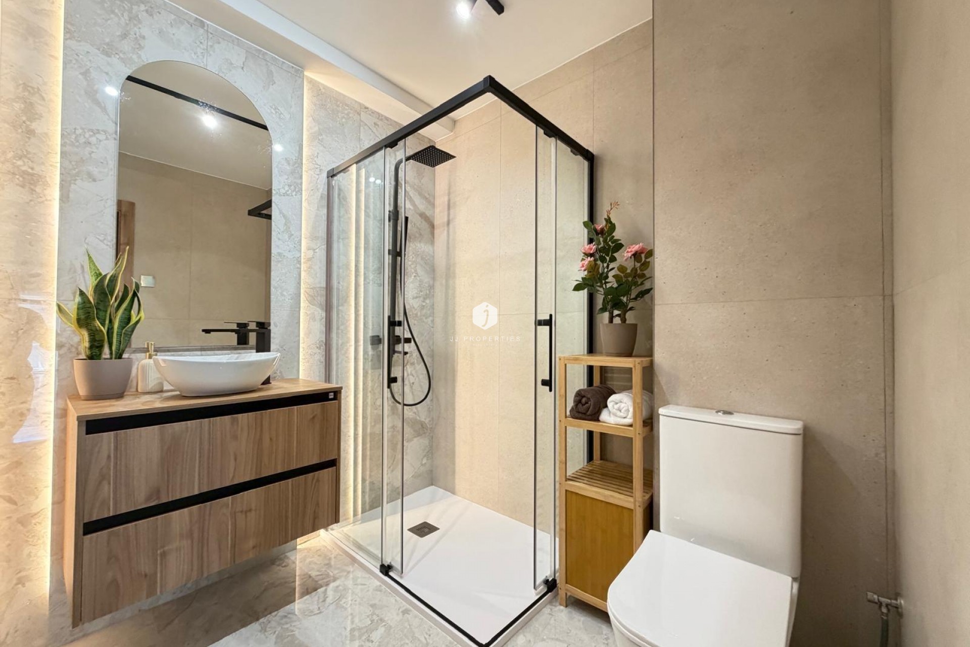 Z drugiej ręki - Daszek -
Torrevieja - Estacion de autobuses