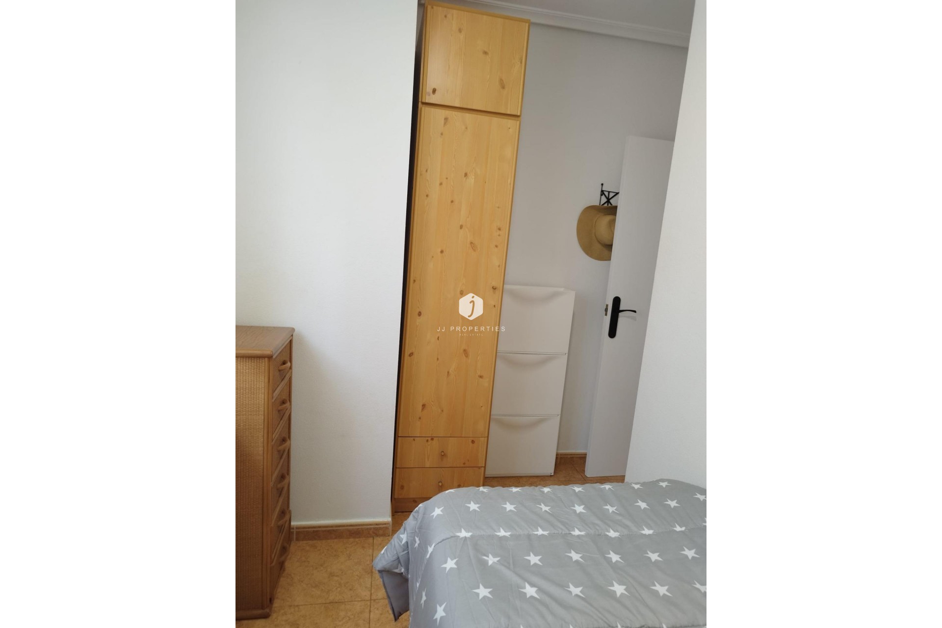 Z drugiej ręki - Daszek -
Torrevieja - La Mata