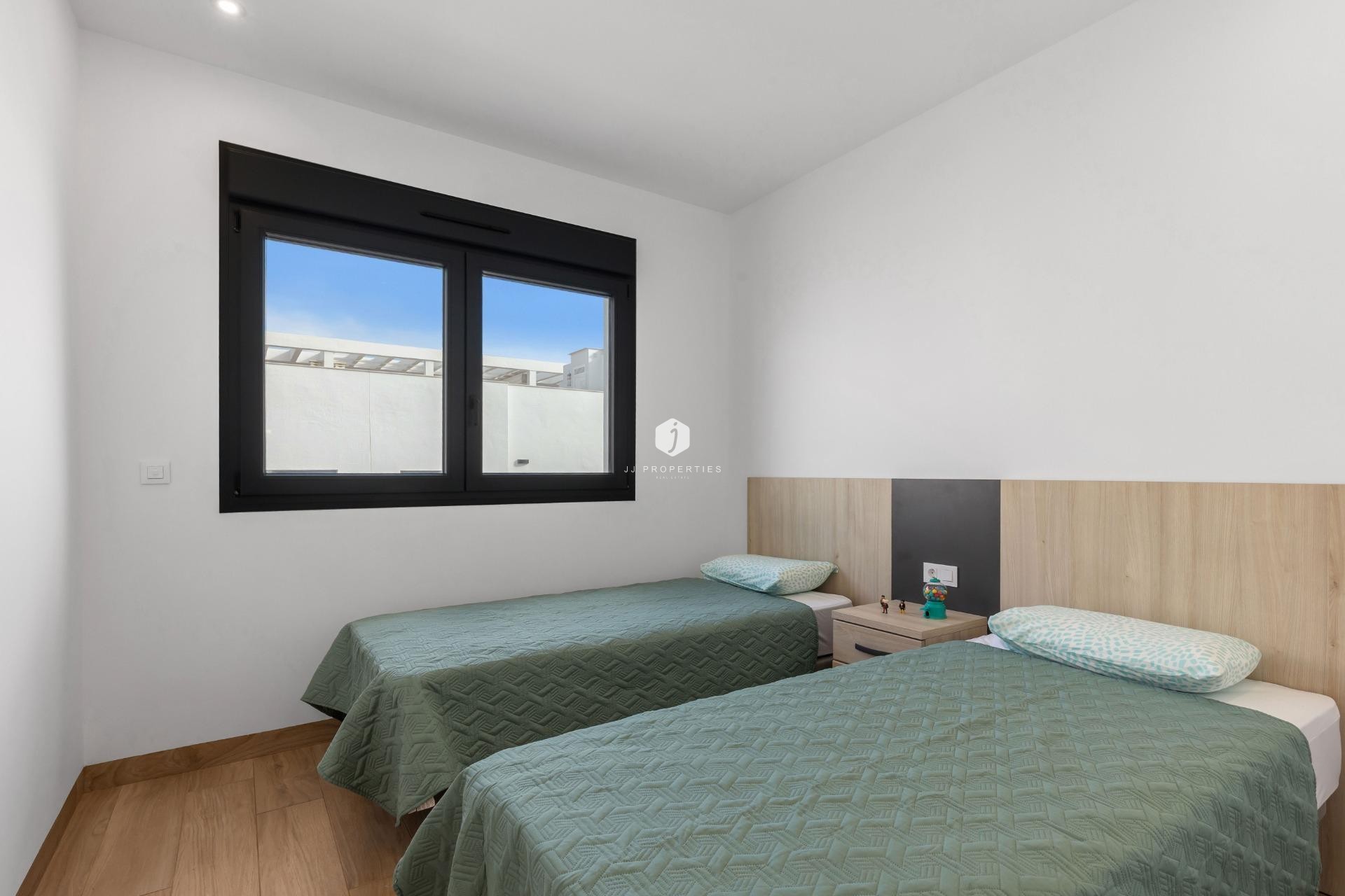 Z drugiej ręki - Daszek -
Torrevieja - Los Balcones - Los Altos del Edén
