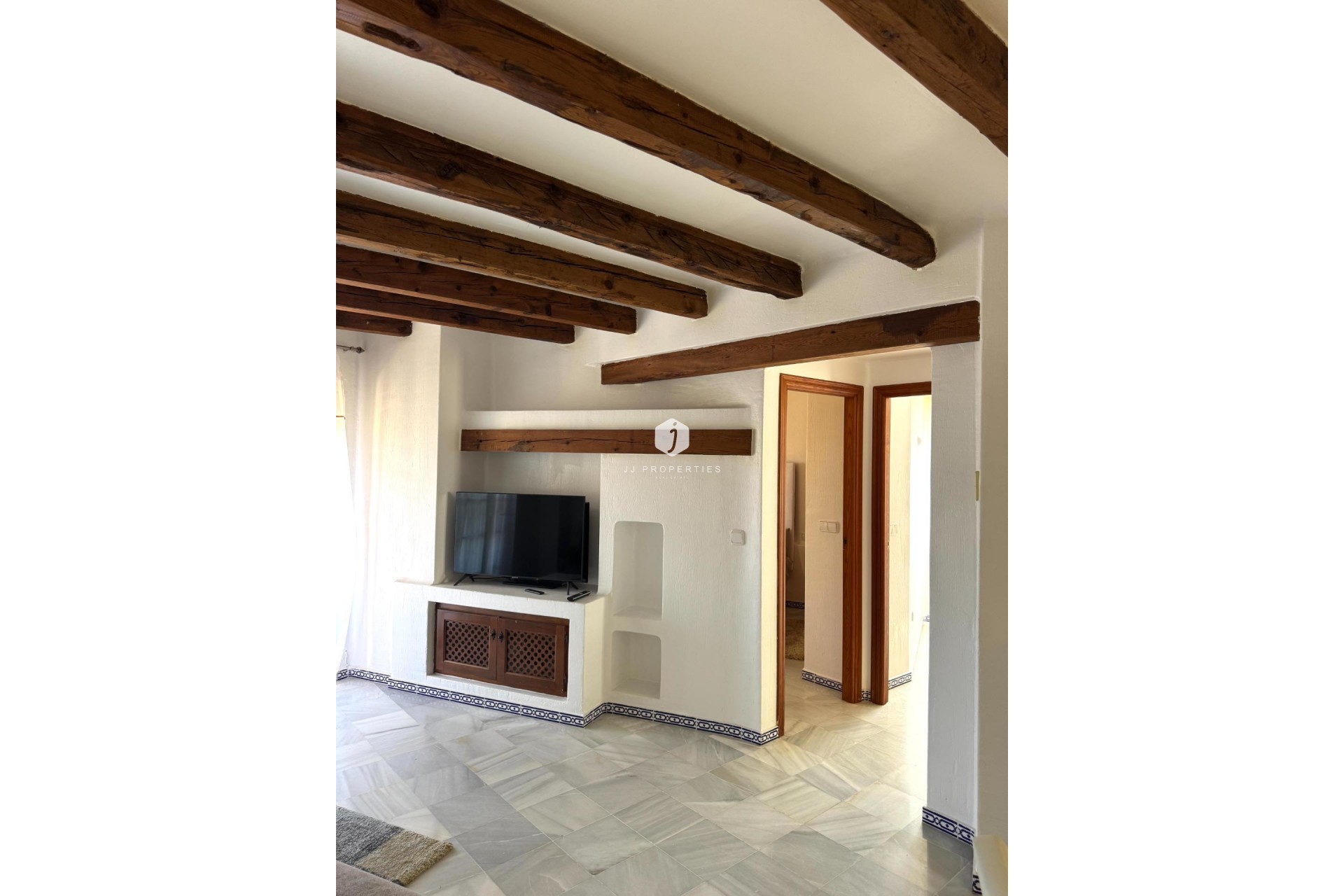 Z drugiej ręki - Daszek -
Torrevieja - Los Frutales