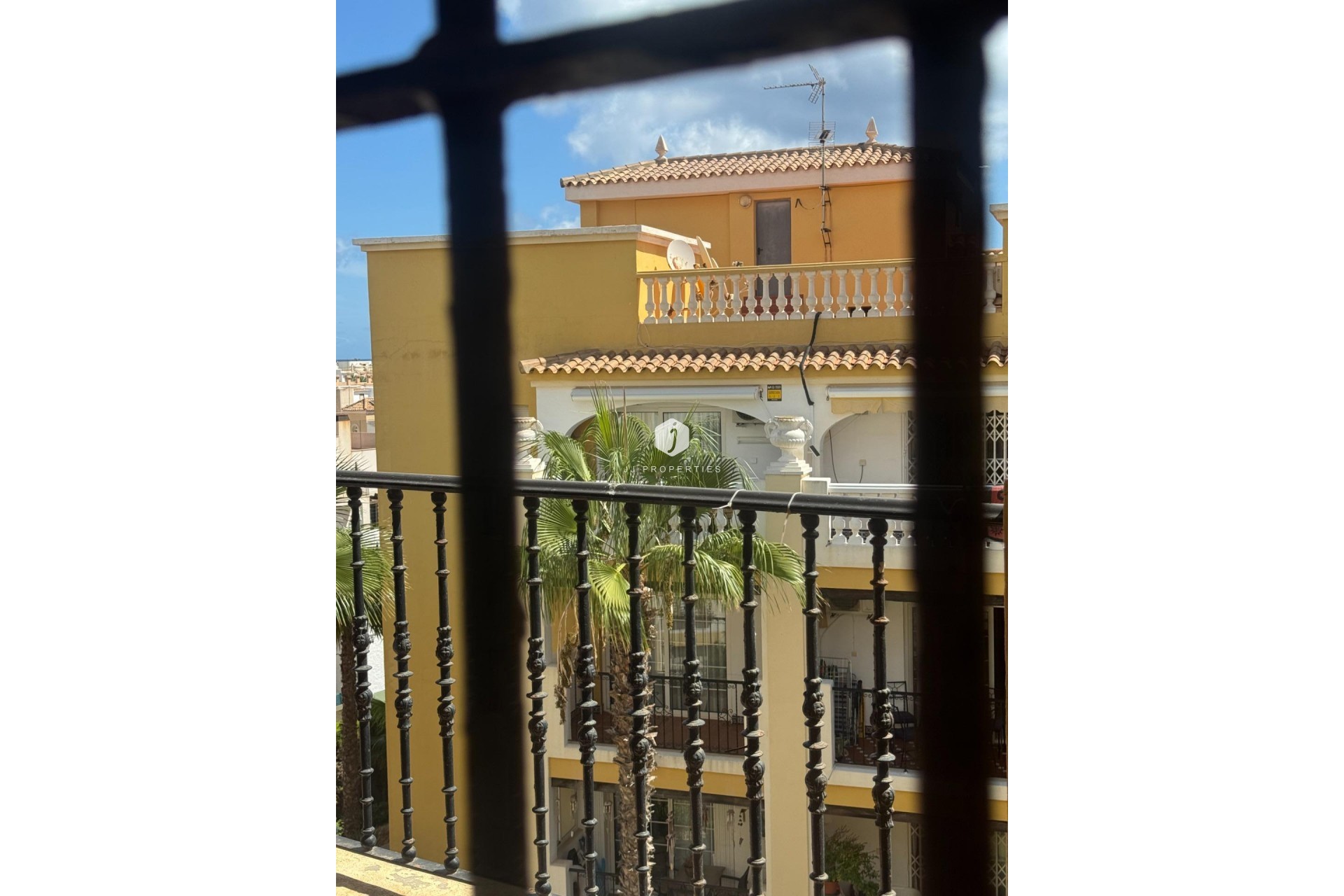 Z drugiej ręki - Daszek -
Torrevieja - Los Frutales