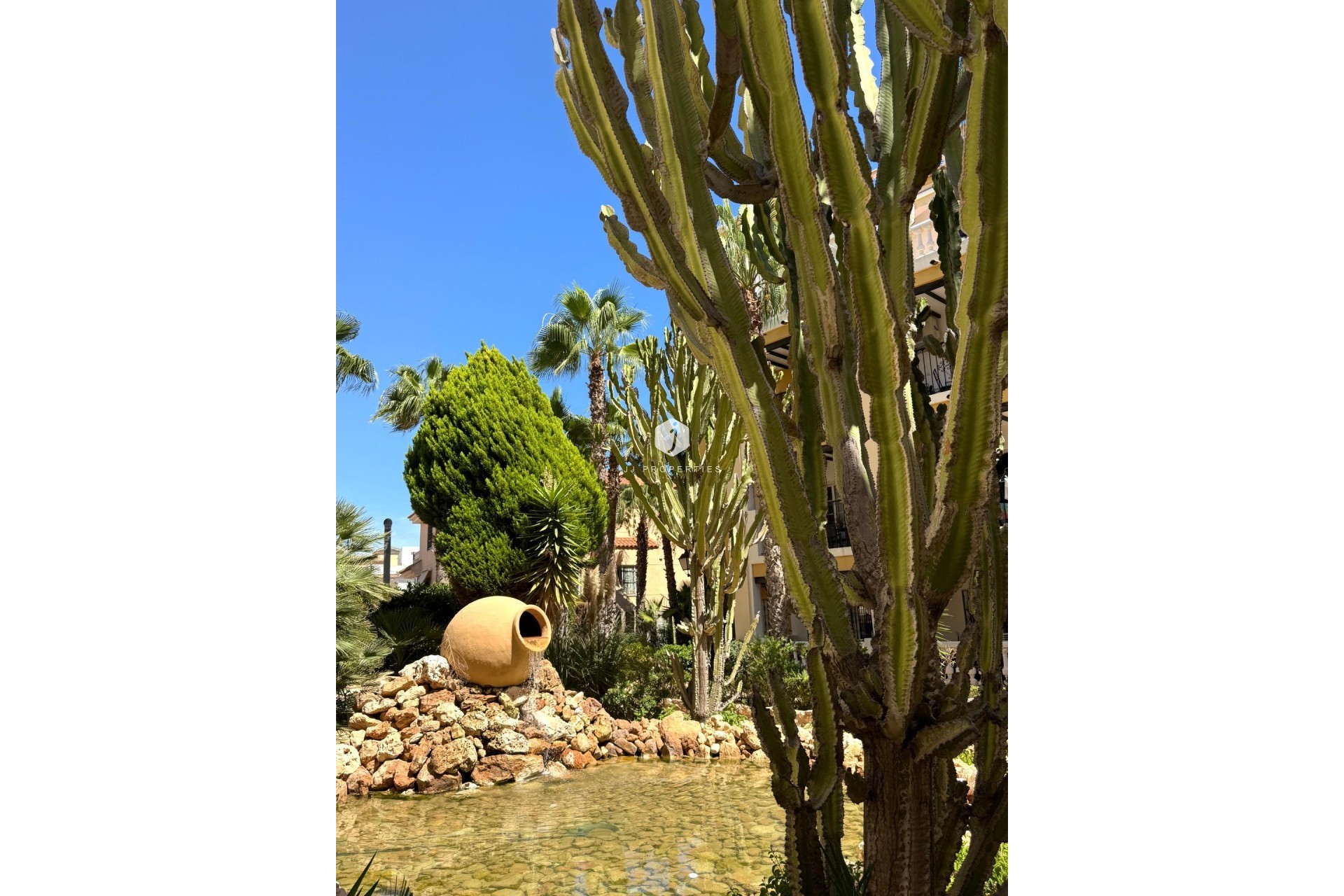 Z drugiej ręki - Daszek -
Torrevieja - Los Frutales