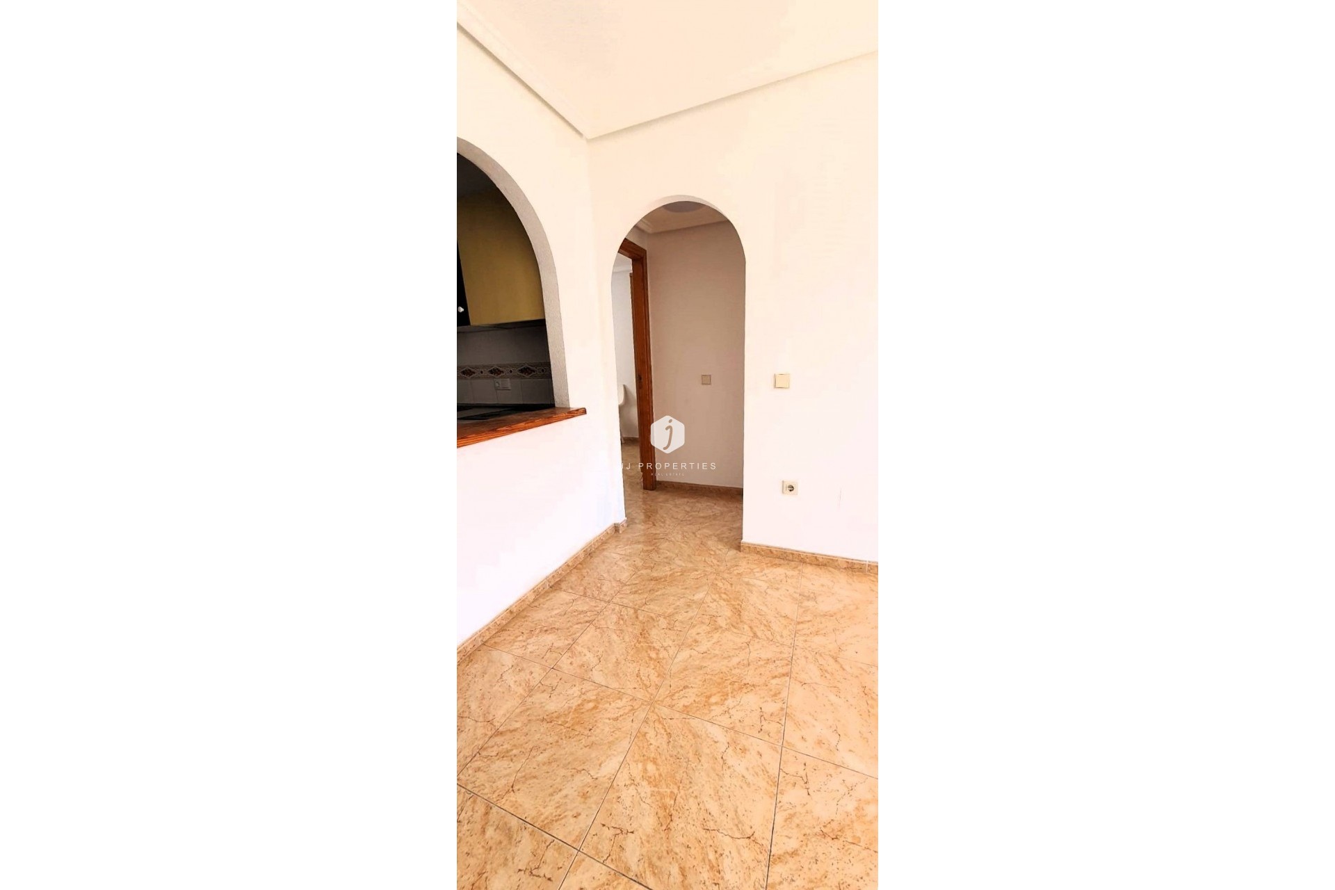 Z drugiej ręki - Daszek -
Torrevieja - Playa de los Locos