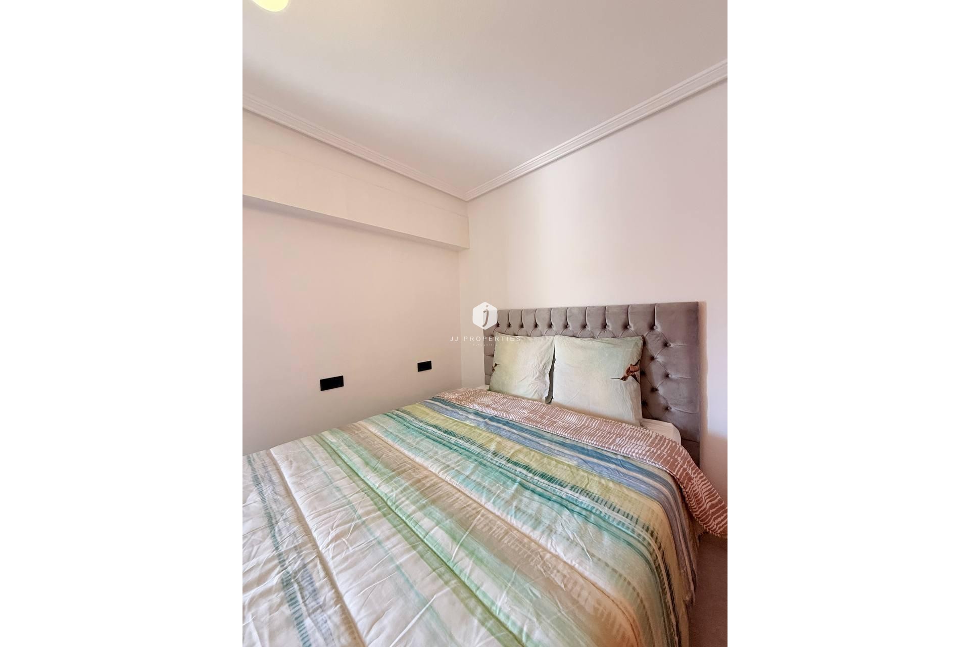 Z drugiej ręki - Daszek -
Torrevieja - Playa del Cura