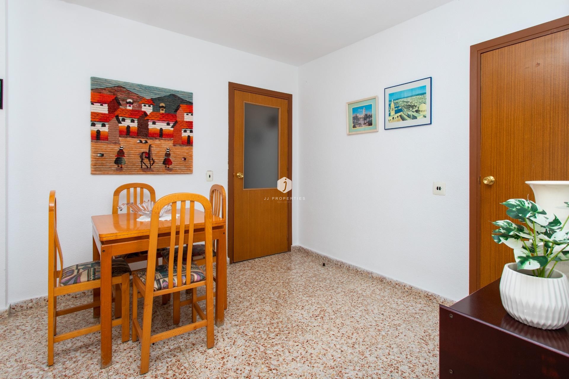 Z drugiej ręki - Daszek -
Torrevieja - Playa del Cura
