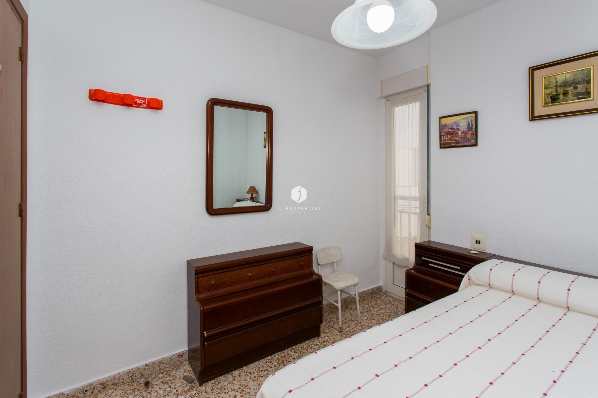 Z drugiej ręki - Daszek -
Torrevieja - Playa del Cura