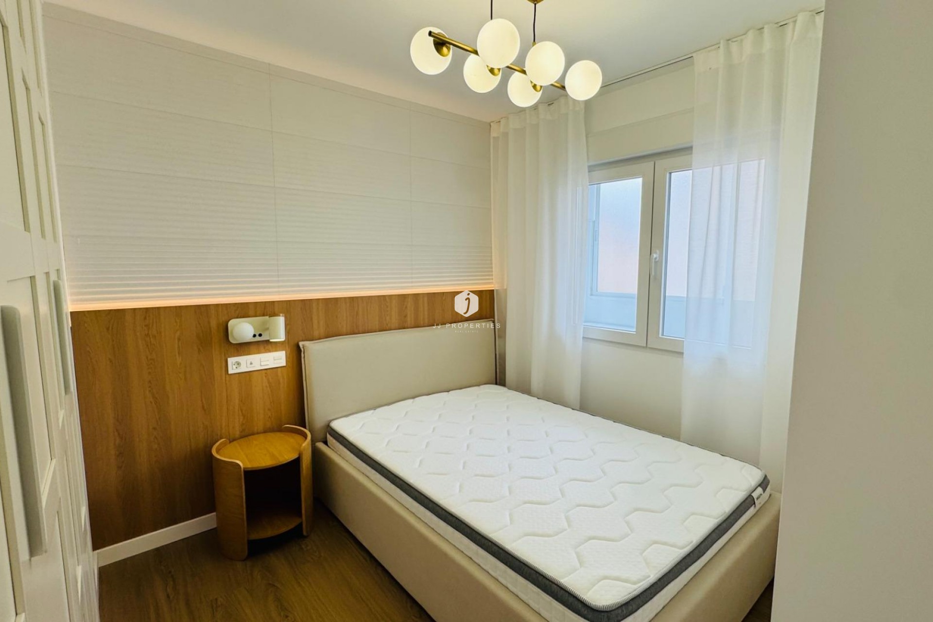 Z drugiej ręki - Daszek -
Torrevieja - Punta prima