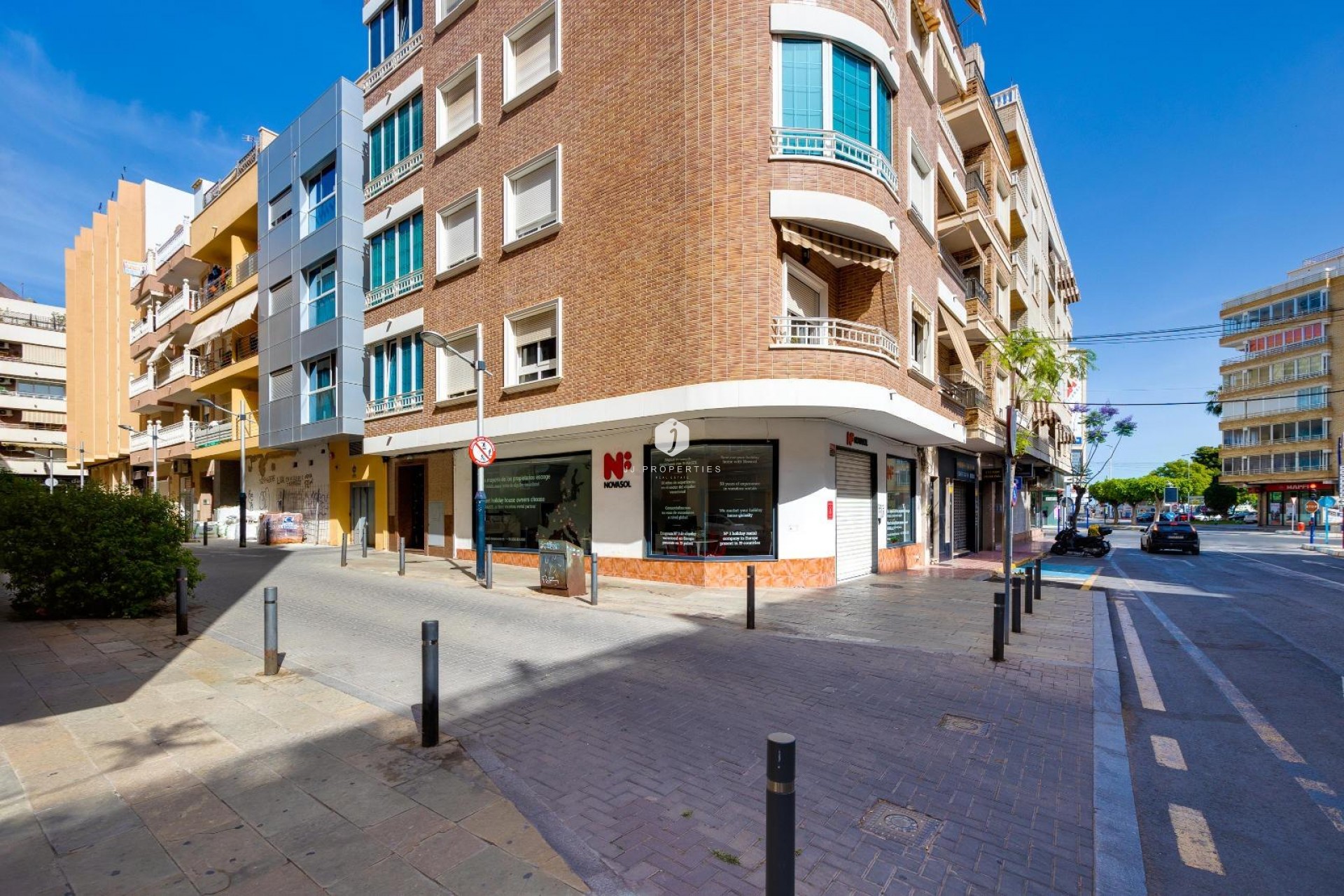 Z drugiej ręki - Daszek -
Torrevieja