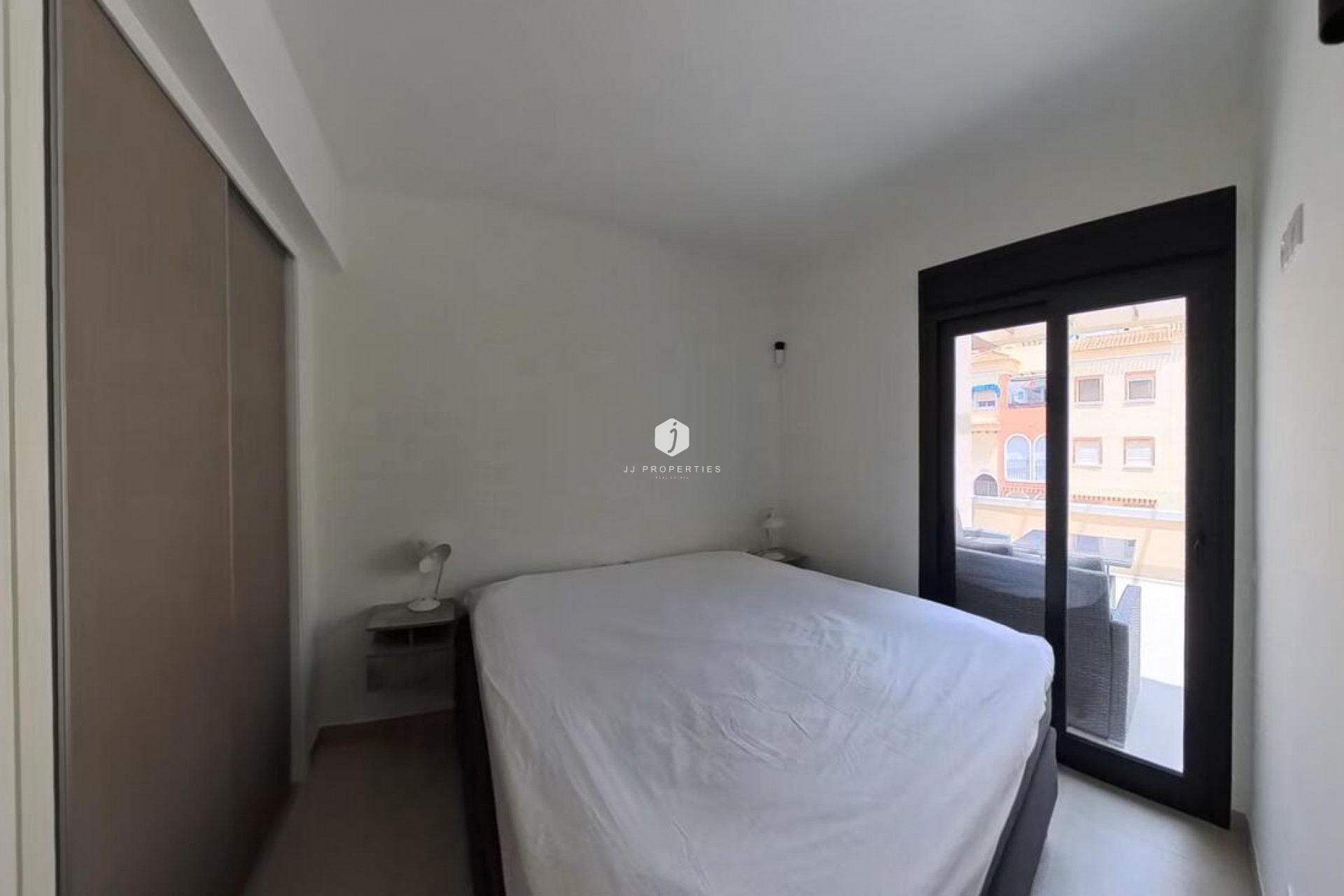 Z drugiej ręki - Daszek -
Torrevieja