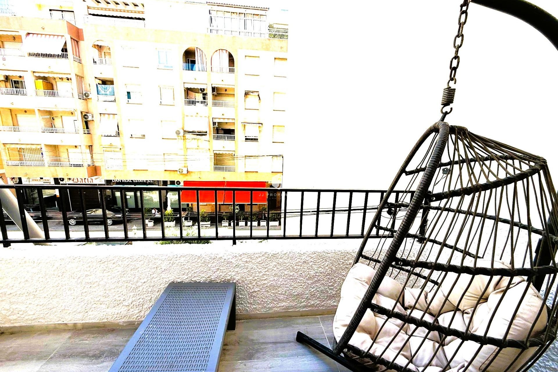 Z drugiej ręki - Dupleks -
Torrevieja - Centro