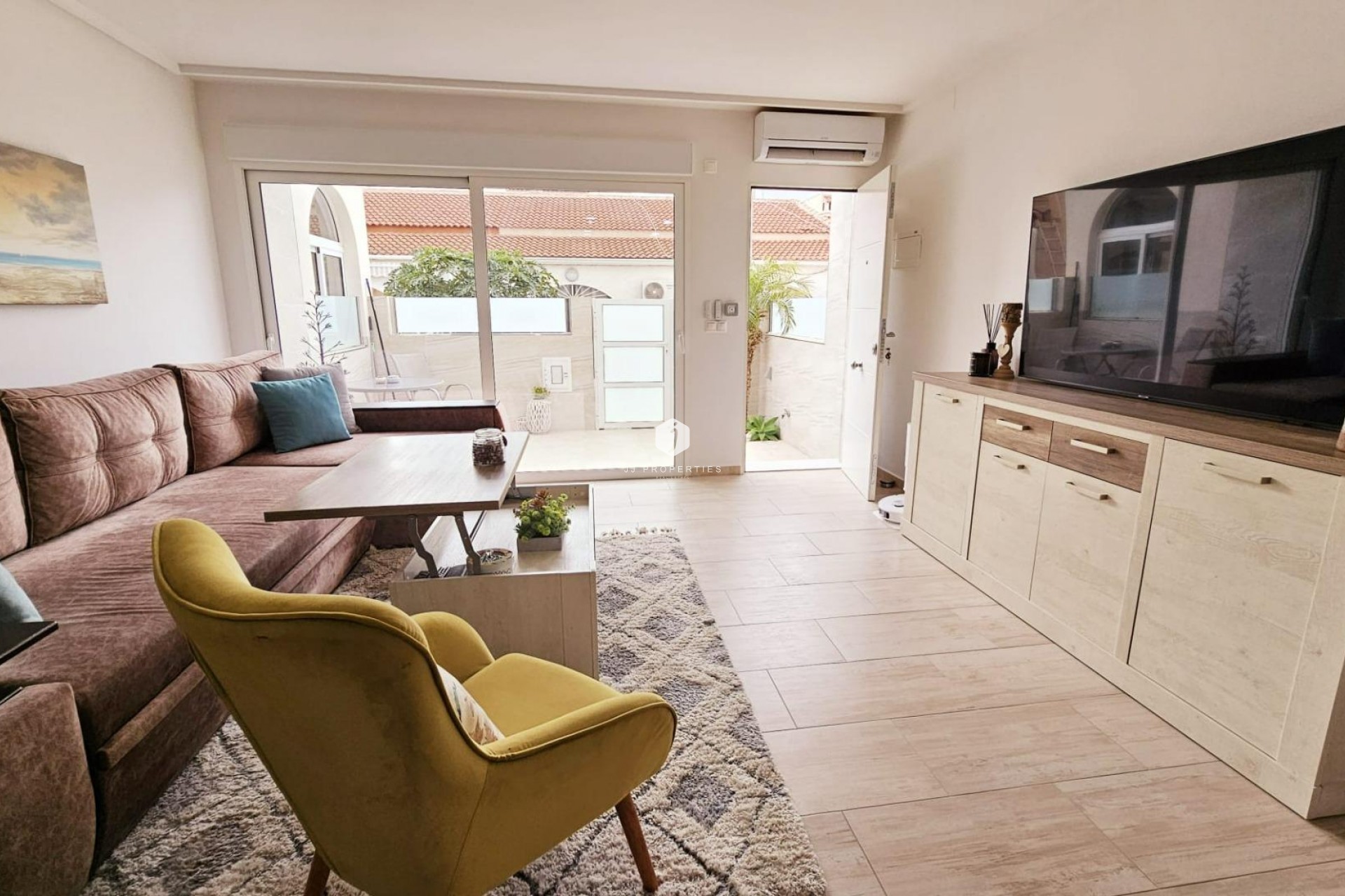 Z drugiej ręki - Dupleks -
Torrevieja - La siesta